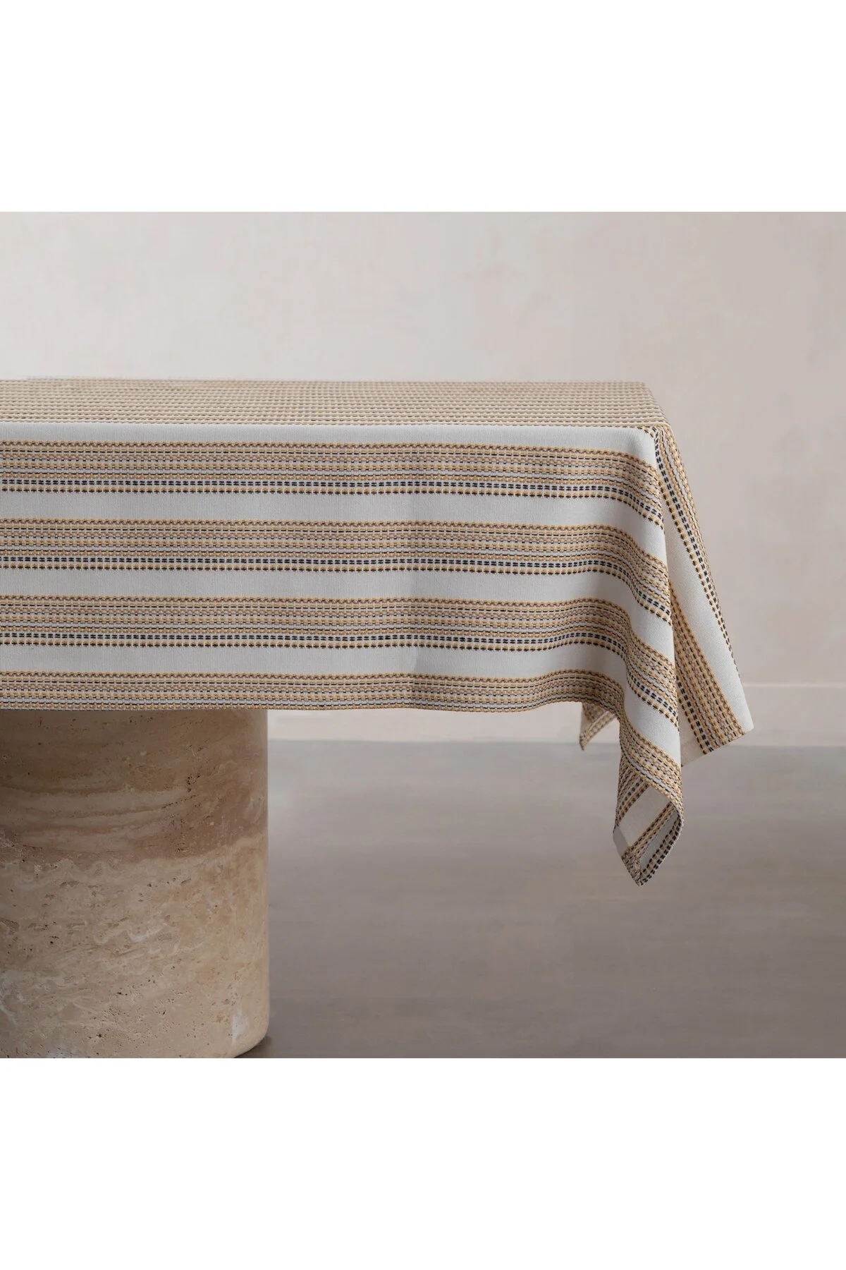 رومیزی رنگ جلوی جدول سعادت 160X220 Mudo Concept