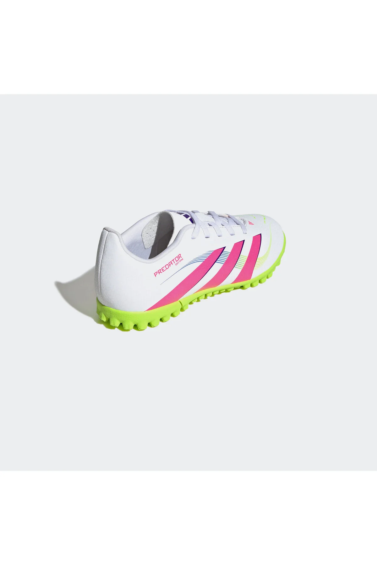 کفش چمن مصنوعی داخلی دخترانه و پسرانه بچگانه CRAMPON سفید CHILD CLUB PREDATOR آدیداس adidas