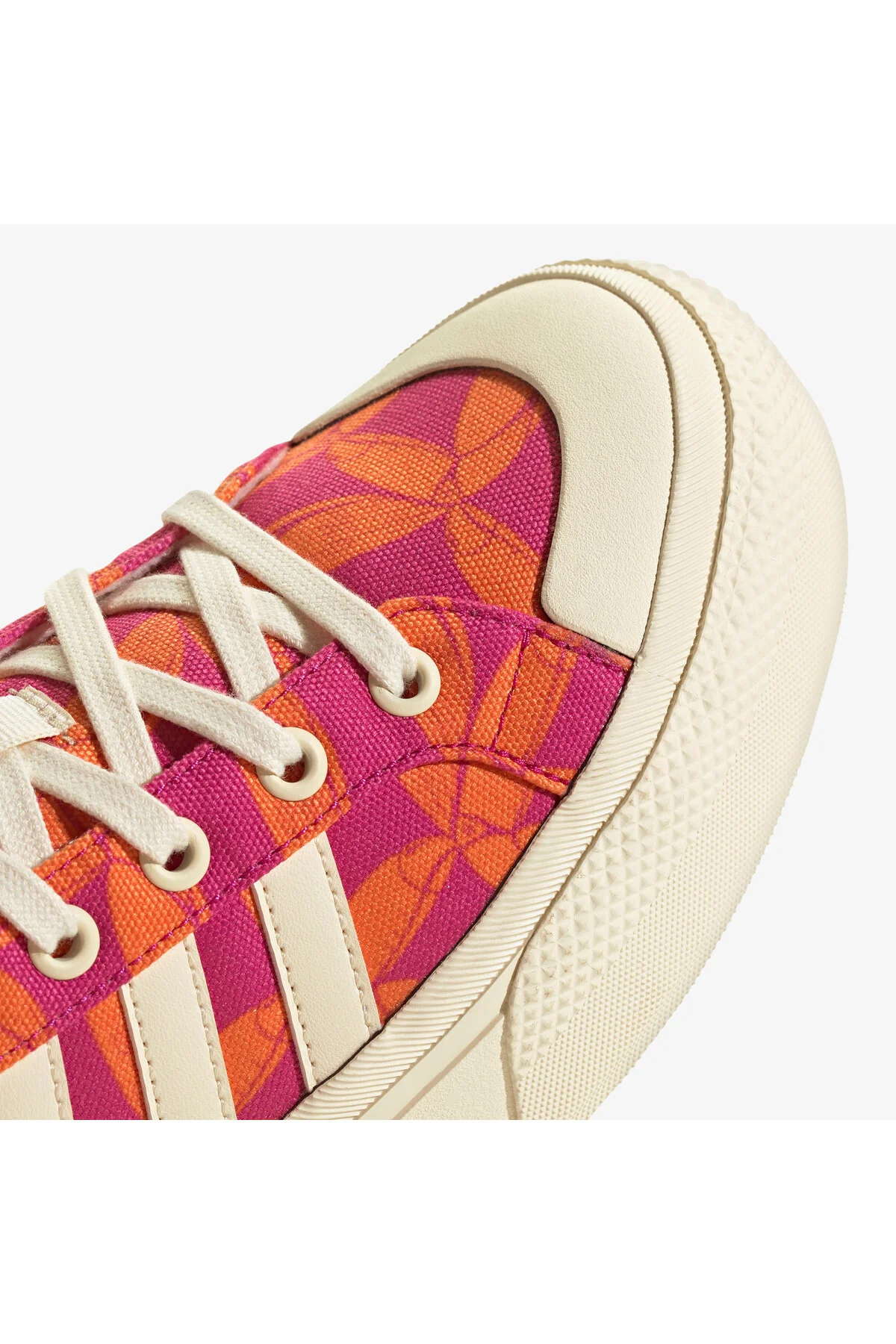 اسنیکر مردانه و زنانه PLATFORM BRAVADA 2.0 OWHITE GUM3 آدیداس adidas