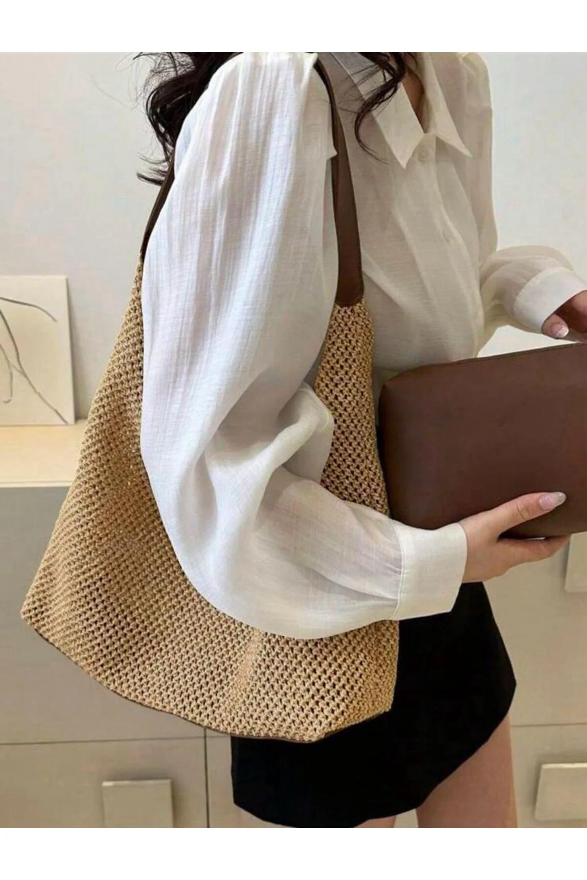 کیف شانه ای چرمی توری مشبک قهوه زنانه با جزئیات دسته و توله سگ Katusa