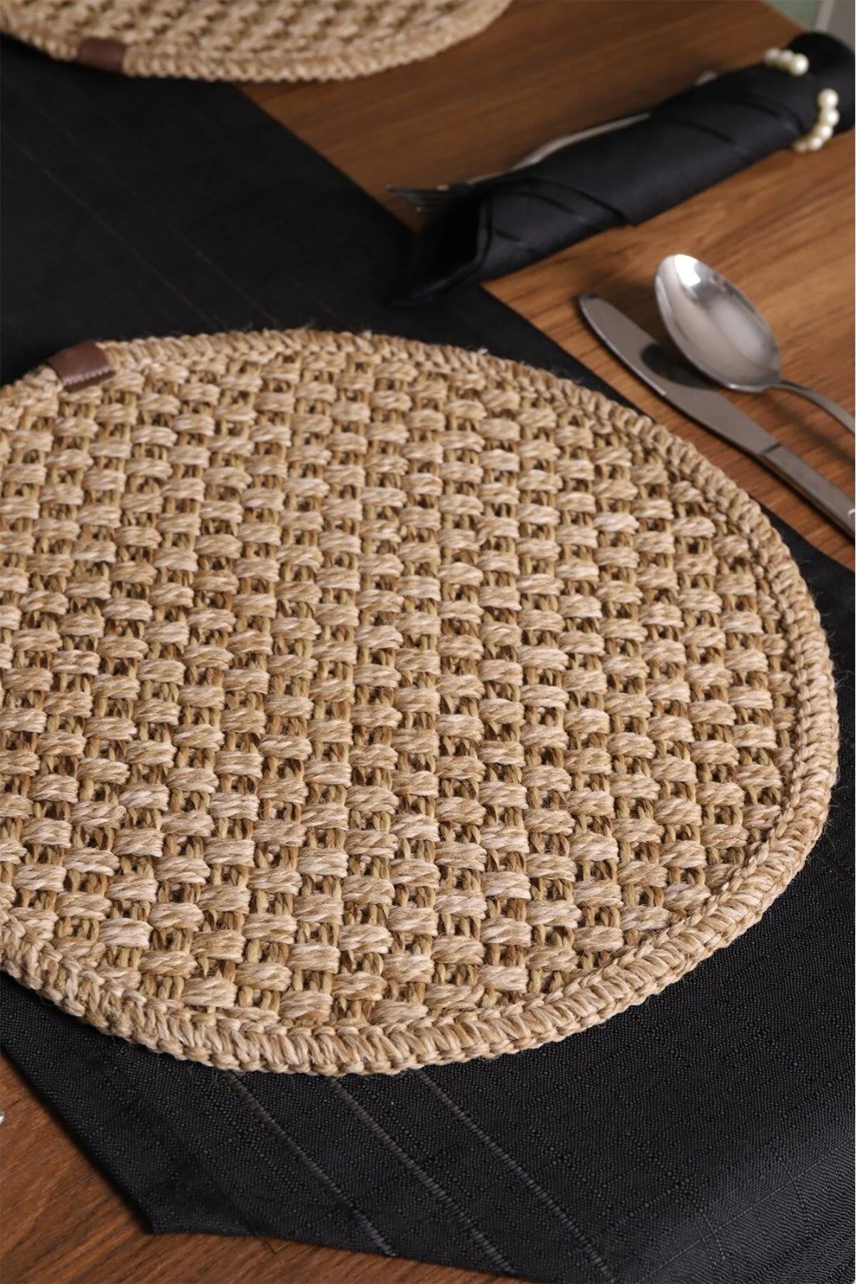 رانر و زیر بشقابی حصیری بافته شده جوت BOHEMIAN SUPLA با 6 Sunrise Rug