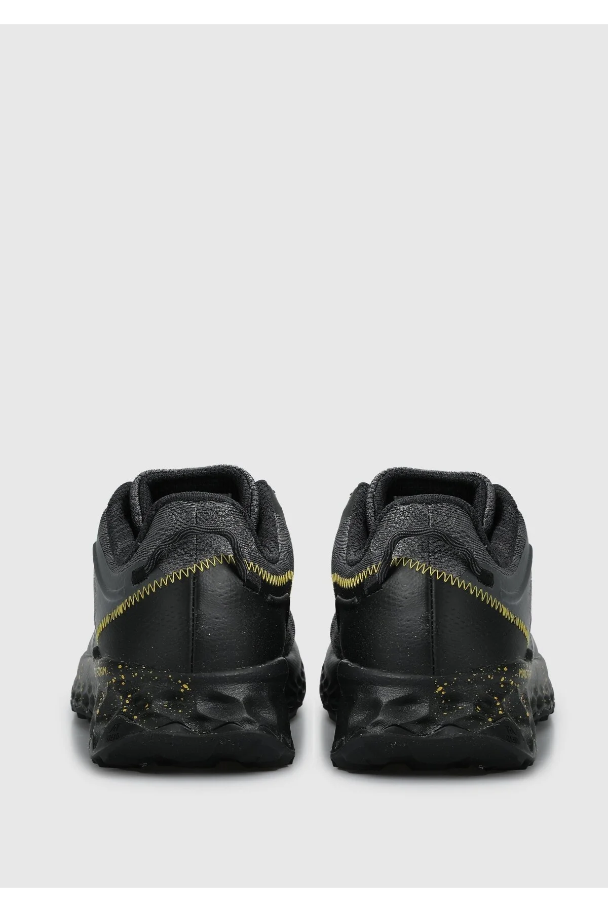 کفش مردانه رانینگ سیاه پوست نیو بالانس New Balance
