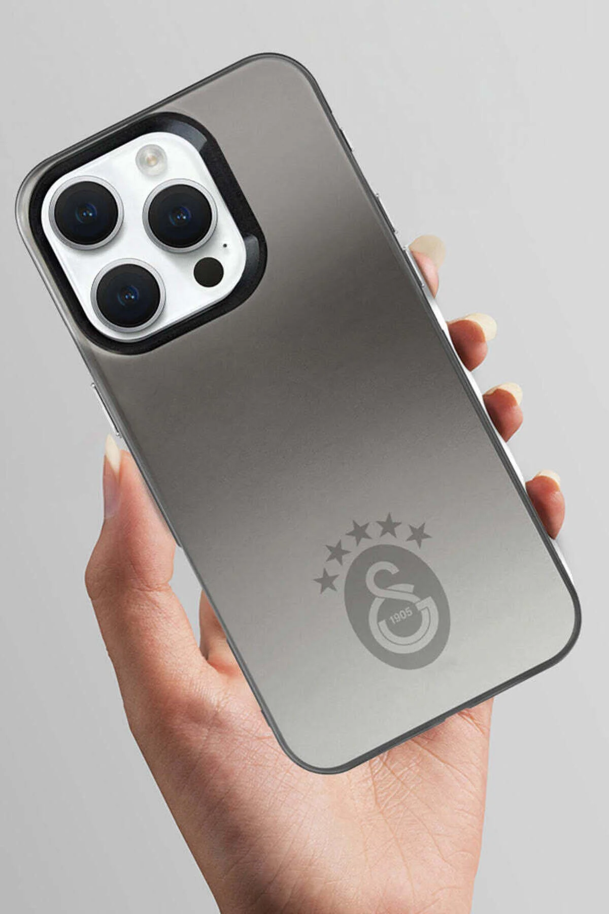 کاور و قاب گالاتاسرای 5 ستاره تک رنگ ARMA PREMIUM دارای لایسنس گوشی سازگار با IPHONE 16 PRO MAX Galatasaray