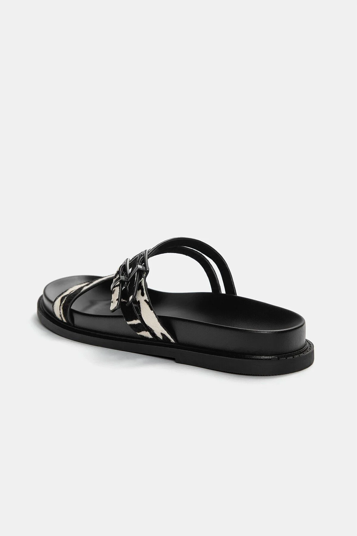دمپایی زنانه صندل های چرمی مسطح طرح دار پول اند بیر Pull & Bear