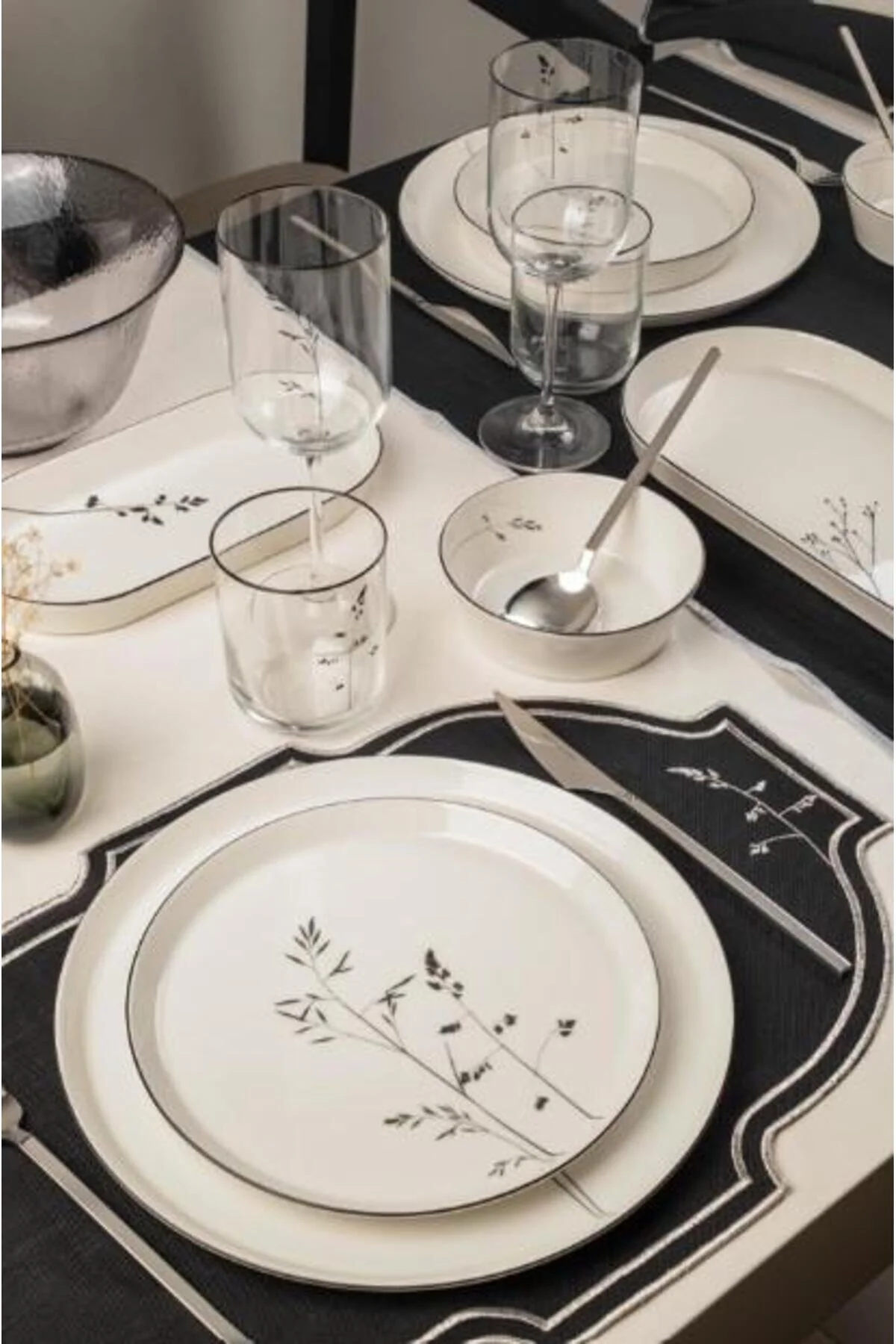 سرویس غذاخوری KUTAHYA PORCELEEN 24 PRC YMT BNVFR24Y2401267712 KP 23046 1 V FORM فرشته Kütahya Porselen