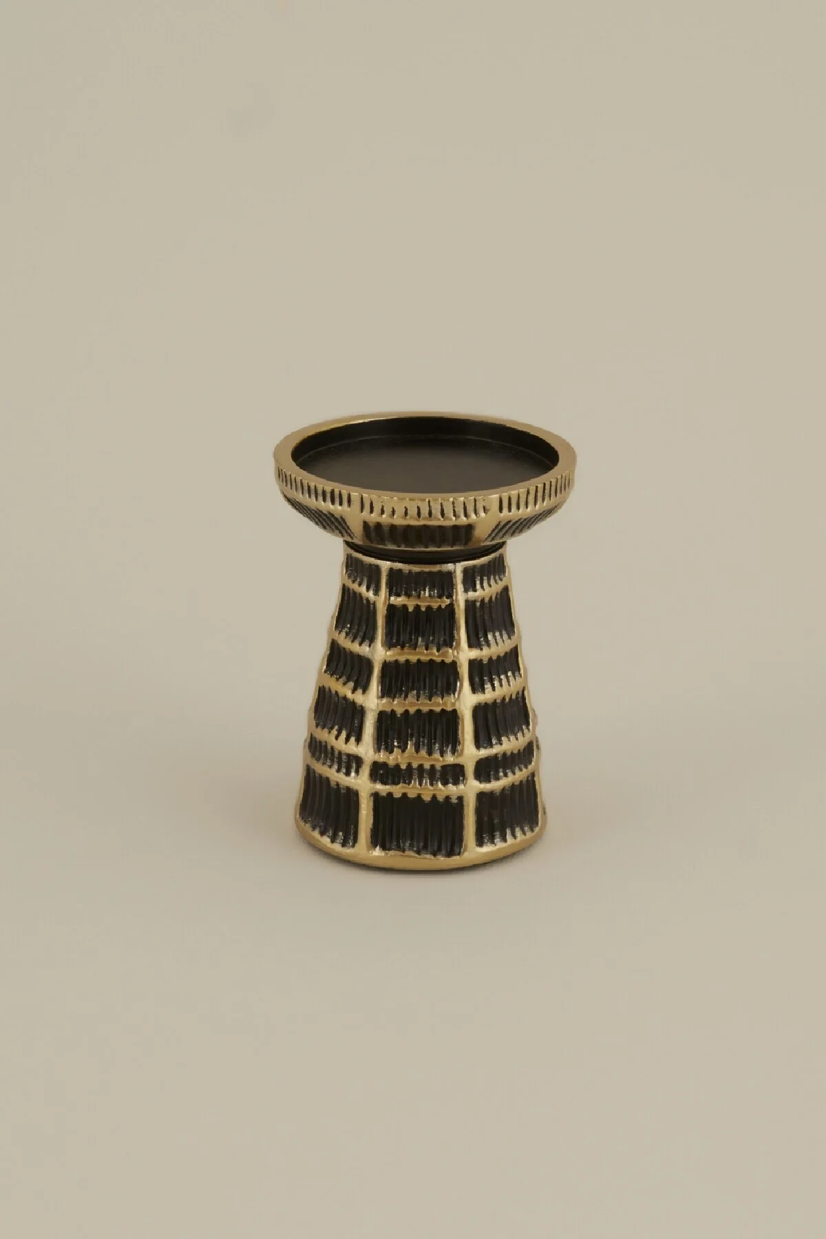 شمعدان و جاشمعی FELICIE CANDLE HOLDER 9X9X12 سانتی متر کاراجا Karaca Home