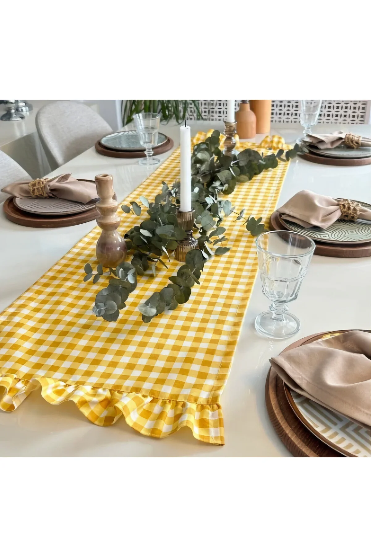 رانر و زیر بشقابی الگوی مربع سفید زرد رنگ دونده Sister Home Design