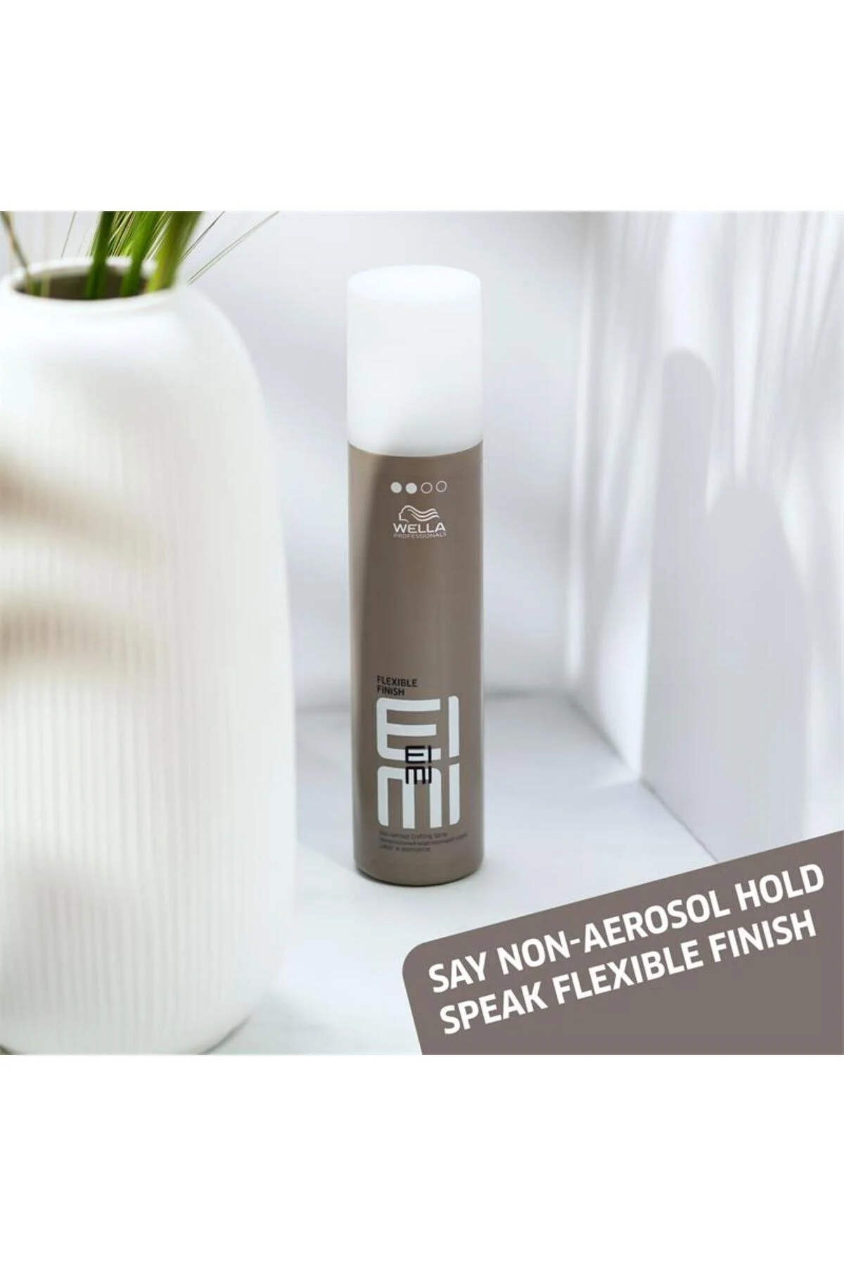 اسپری مو 250ML HAIRBOSS که با قدرت گرفتن نور انعطاف پذیر یک لمس طبیعی را فراهم می کند Wella