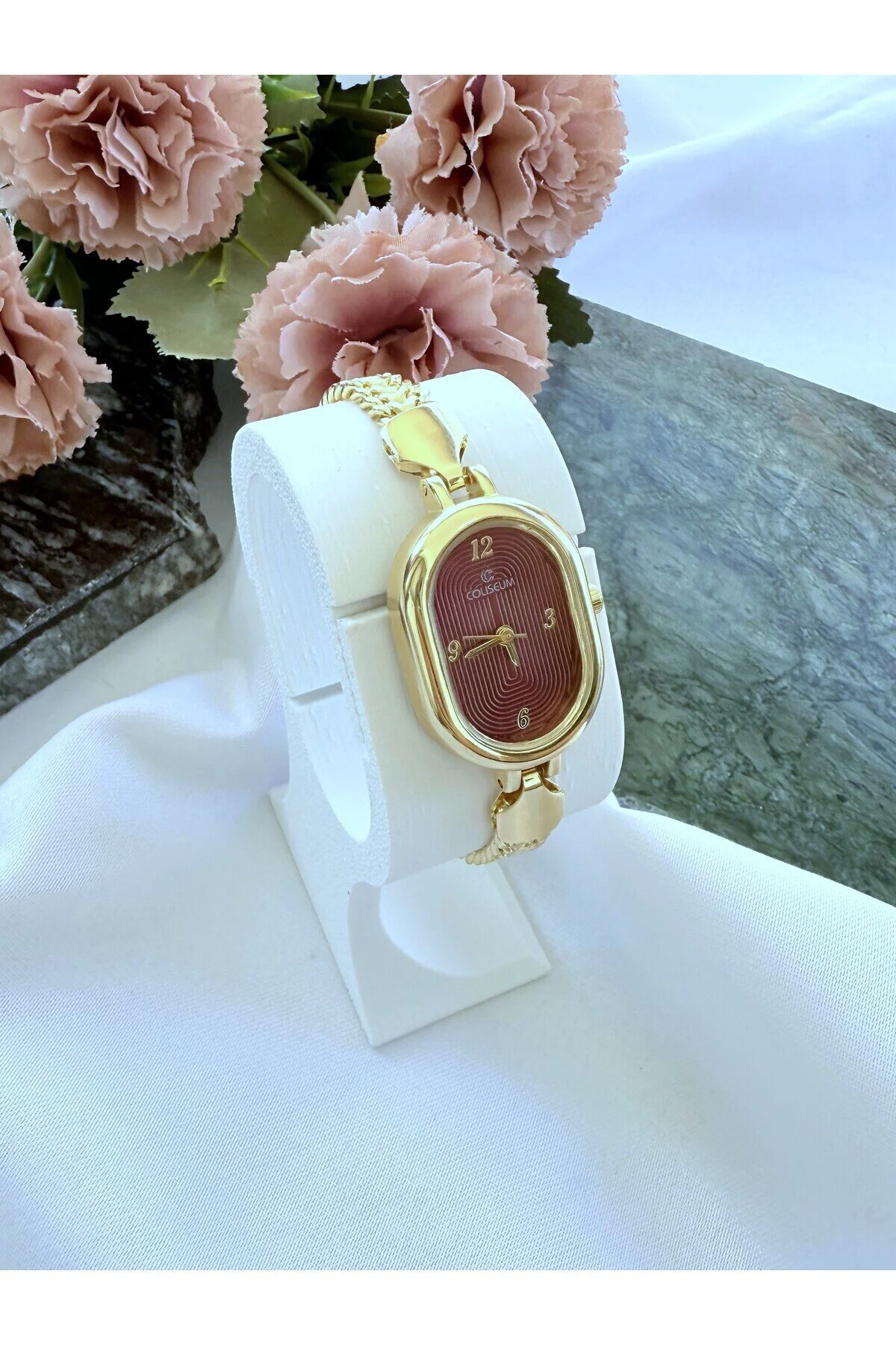 ساعت مچی زنانه طلایی بیضی رنگ داخلی CLARET RED Mazzy
