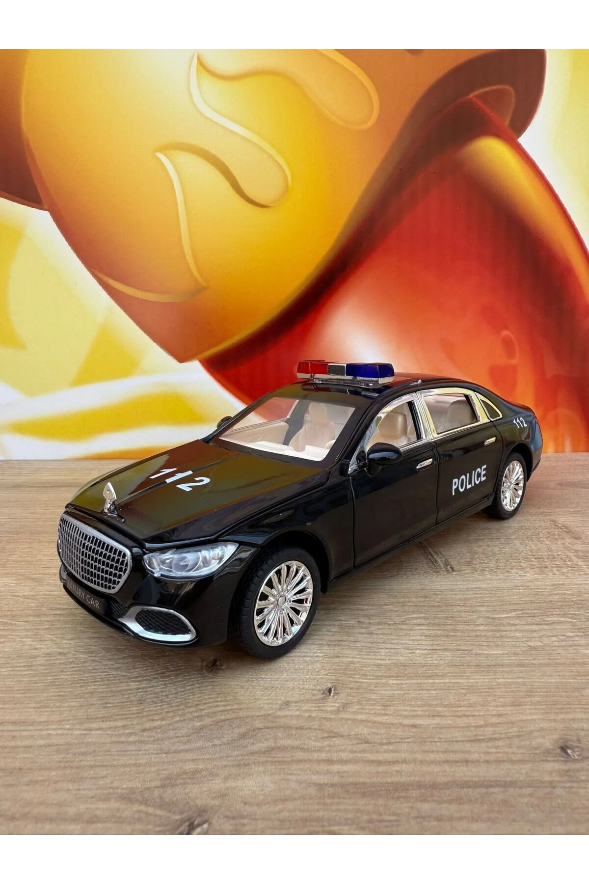 مدل خودرو مرسدس بنز مایباخ S680 پلیس DIECAST 1:24 ماشین فلزی سایز بزرگ با چراغ باز شدن در صندوق عقب اورجینال scntoys
