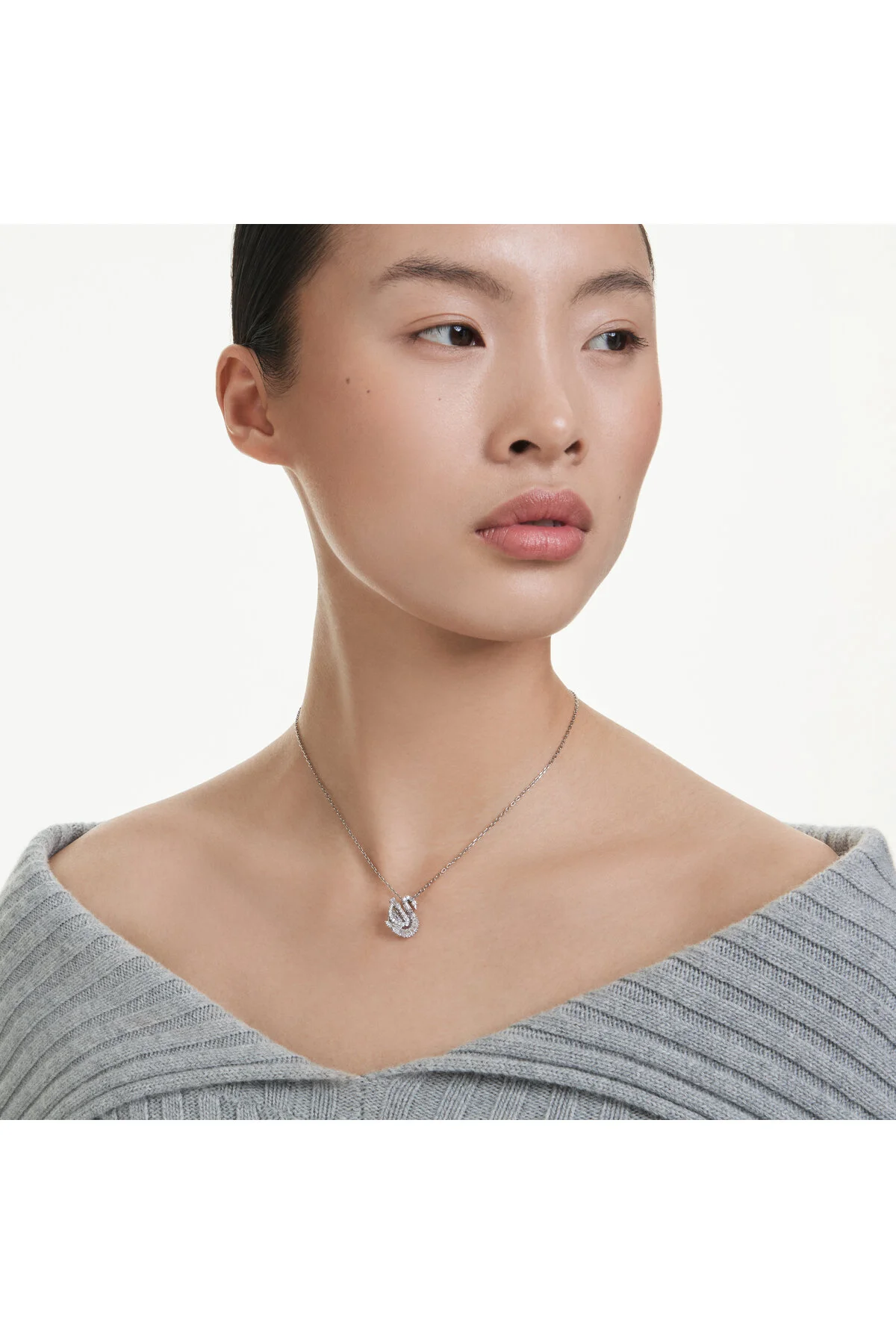 گردنبند زیرکون قو برش های مخلوط قوها سفید سواروسکی اورجینال Swarovski
