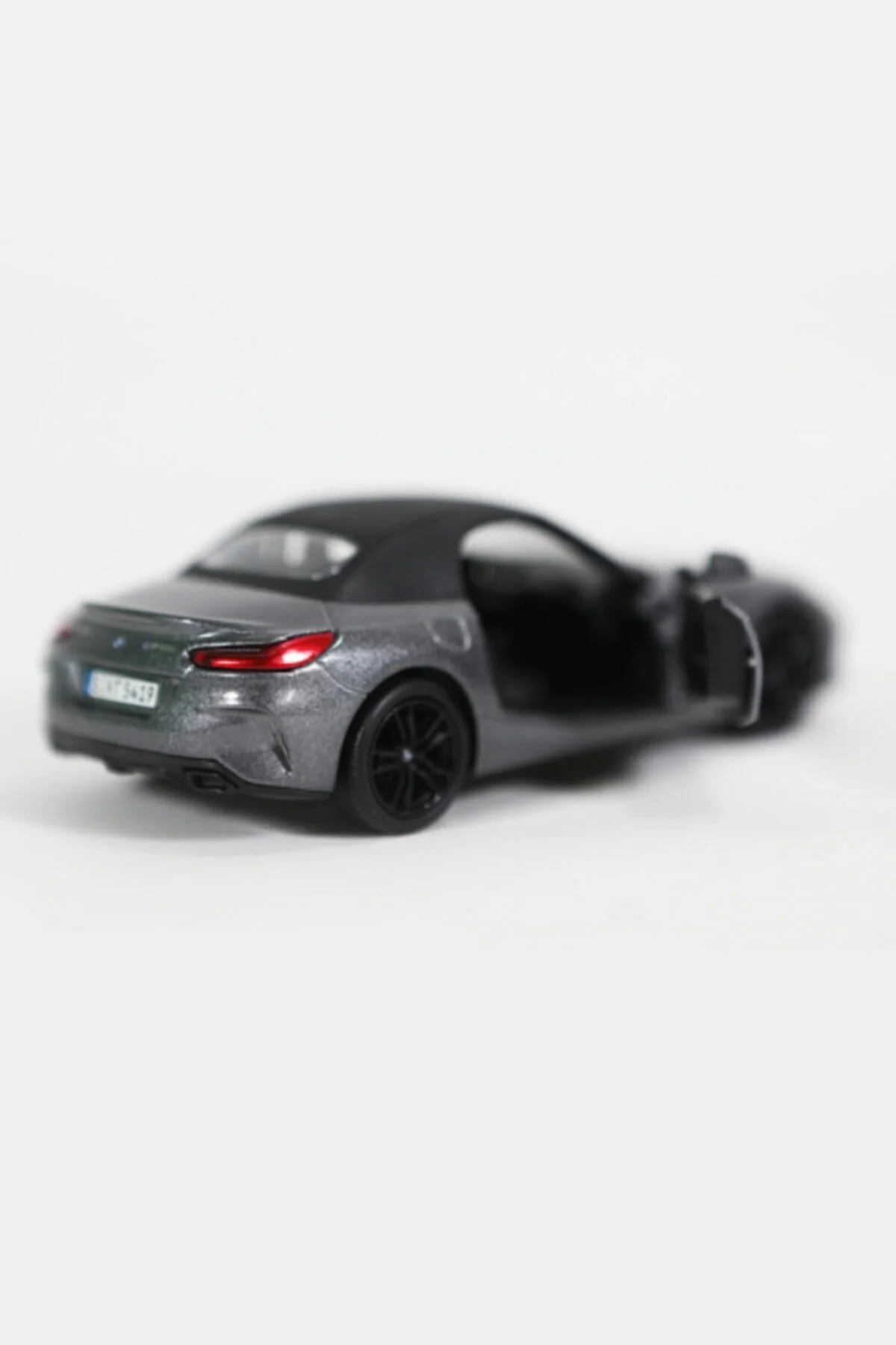 مدل خودرو مردانه و زنانه BMW Z4 1:34 ماشین Kinsmart