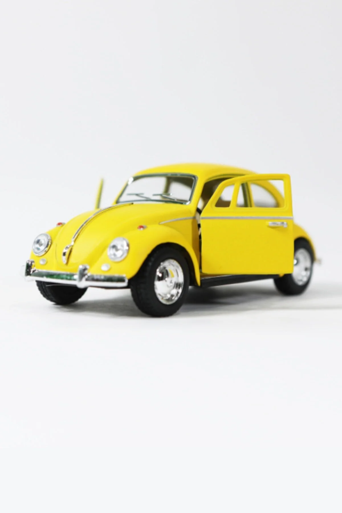 مدل خودرو مردانه و زنانه VOLKSWAGEN BEETLE 1967 1:28 ماشین Kinsmart