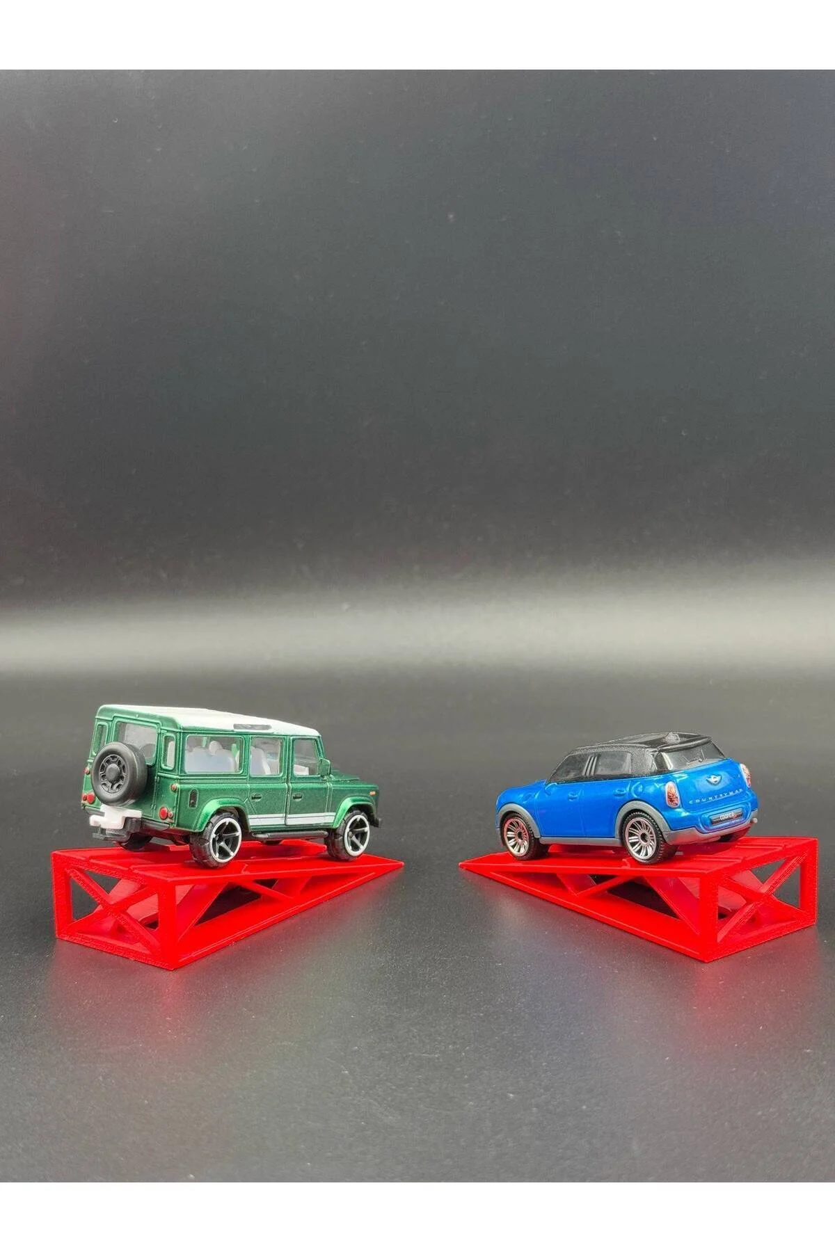 ماشین اسباب بازی 1:64 رمپ مقیاس قرمز 2 HOT WHEELS