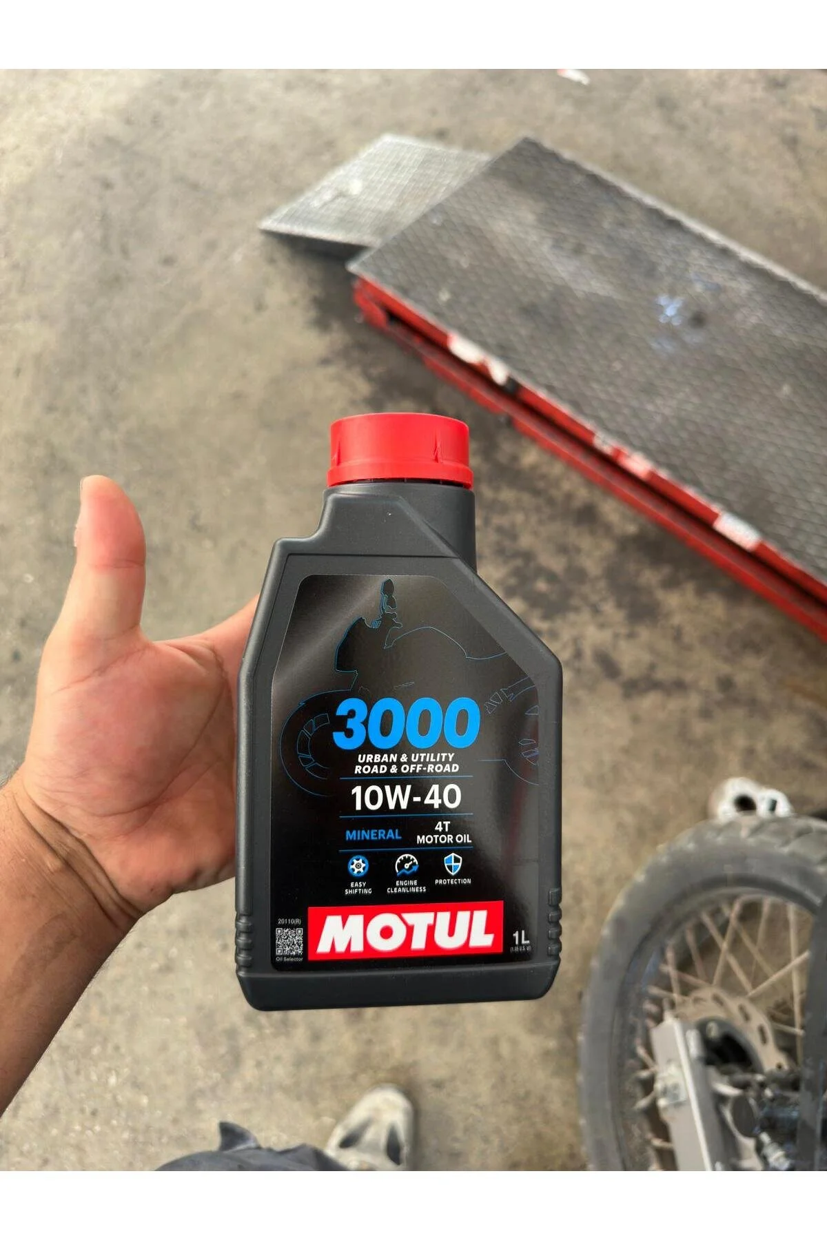 روغن و مکمل موتور 3000 10W 40 اورجینال Motul