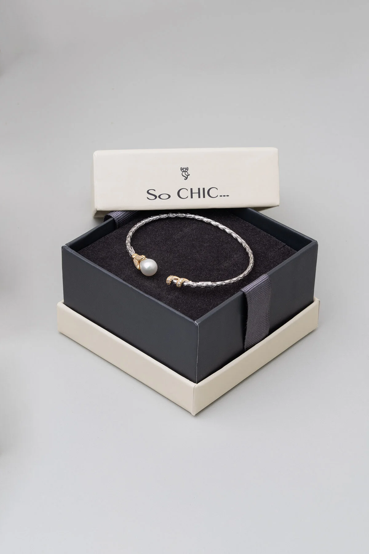 دستبند نقره ای کاف با روکش طلای 18 عیار آفرودیت So Chic