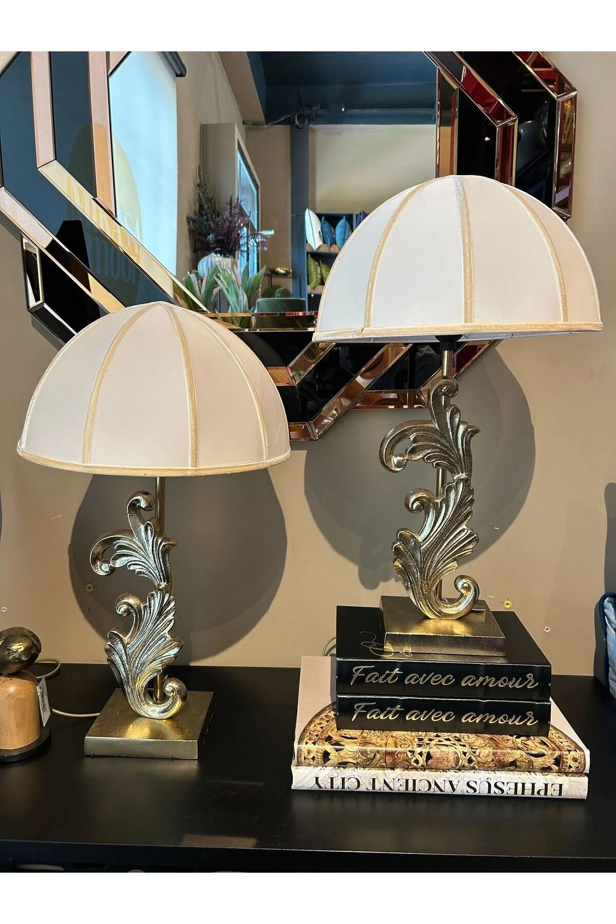 آباژور لپشاد کرم طلای باستانی 62X38 Mikasa Moor