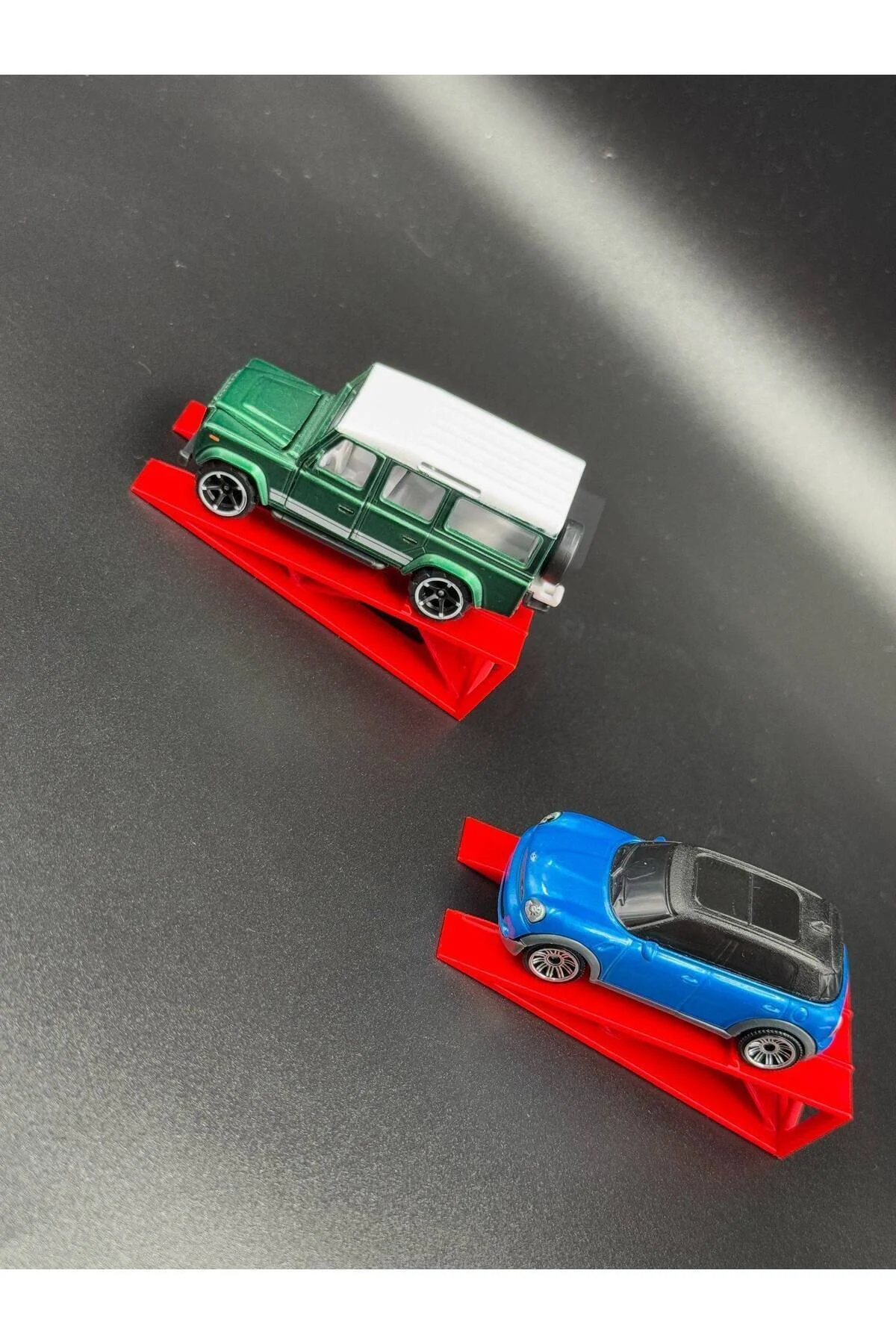 ماشین اسباب بازی 1:64 رمپ مقیاس قرمز 2 HOT WHEELS