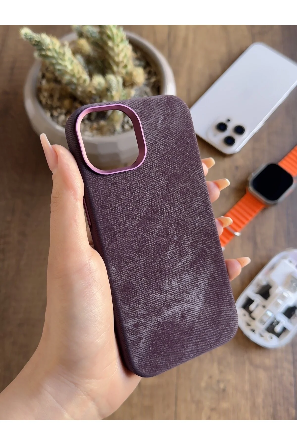 کاور و قاب پرمیوم سازگار با سطح مخملی MAGSAFE IPHONE 14 SOOCASE691 MTL