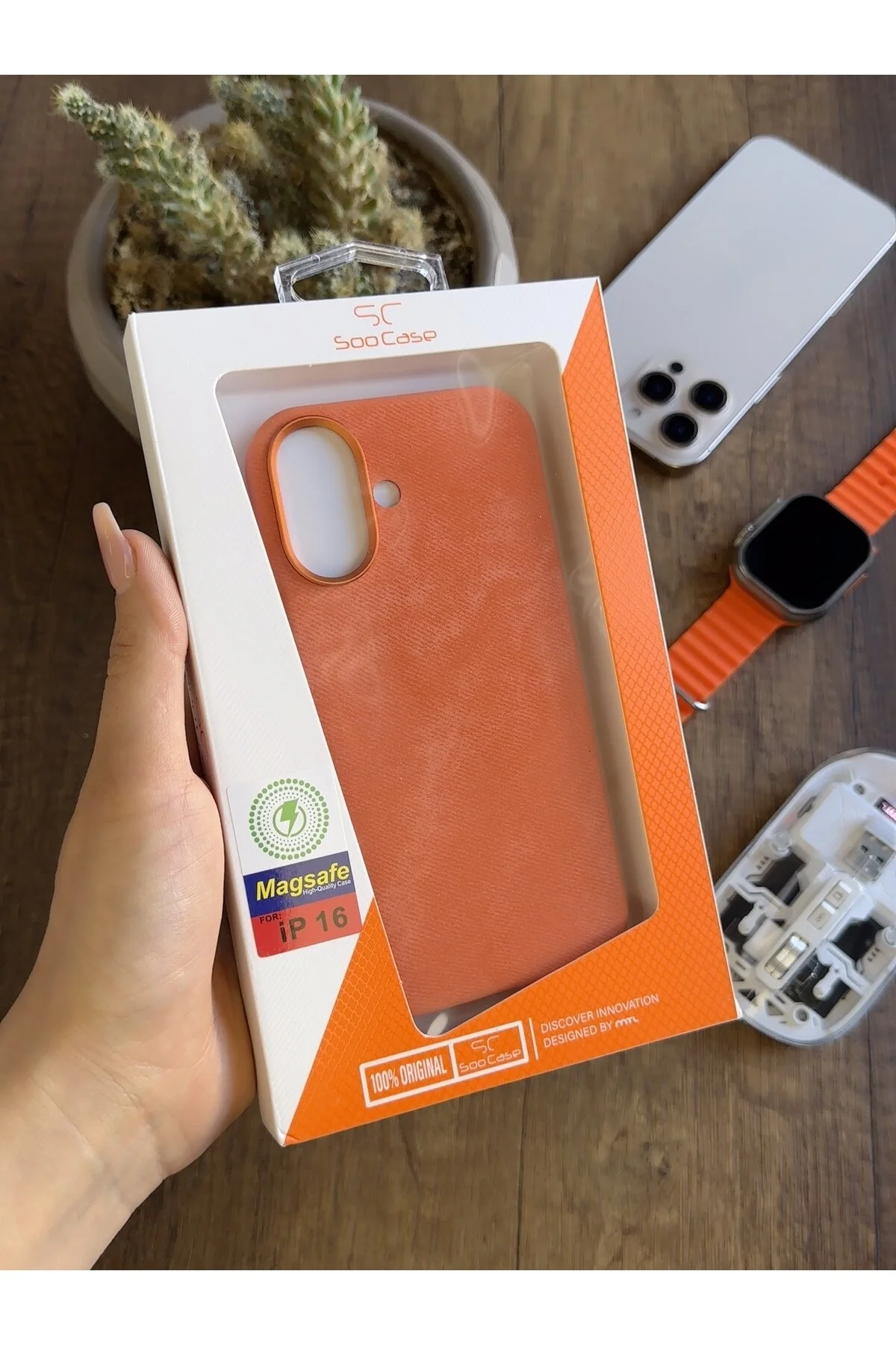 کاور و قاب PREMIUM سازگار با سطح مخملی MAGSAFE IPHONE 16 SOOCASE691 MTL
