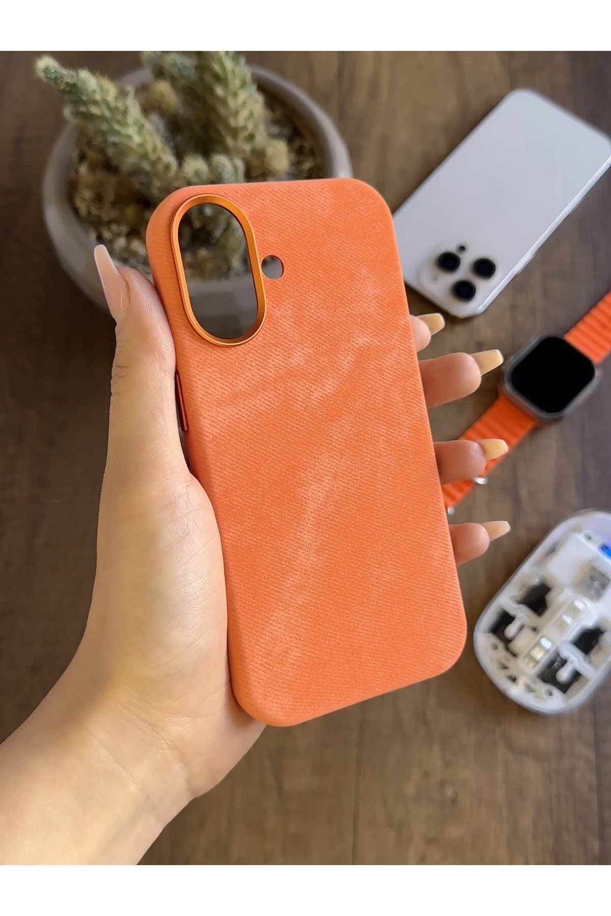 کاور و قاب PREMIUM سازگار با سطح مخملی MAGSAFE IPHONE 16 SOOCASE691 MTL
