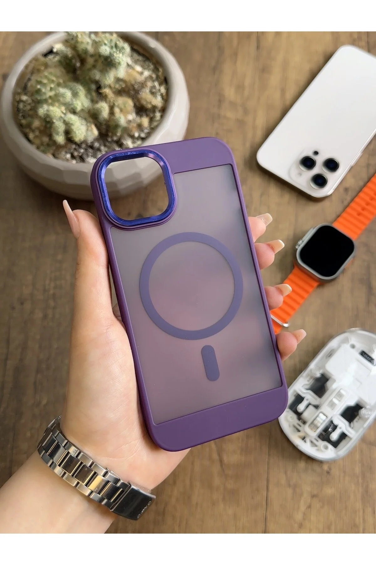 کاور و قاب سیلیکونی سازگار با IPHONE 15 MAGSAFE SOOCASE635 MTL