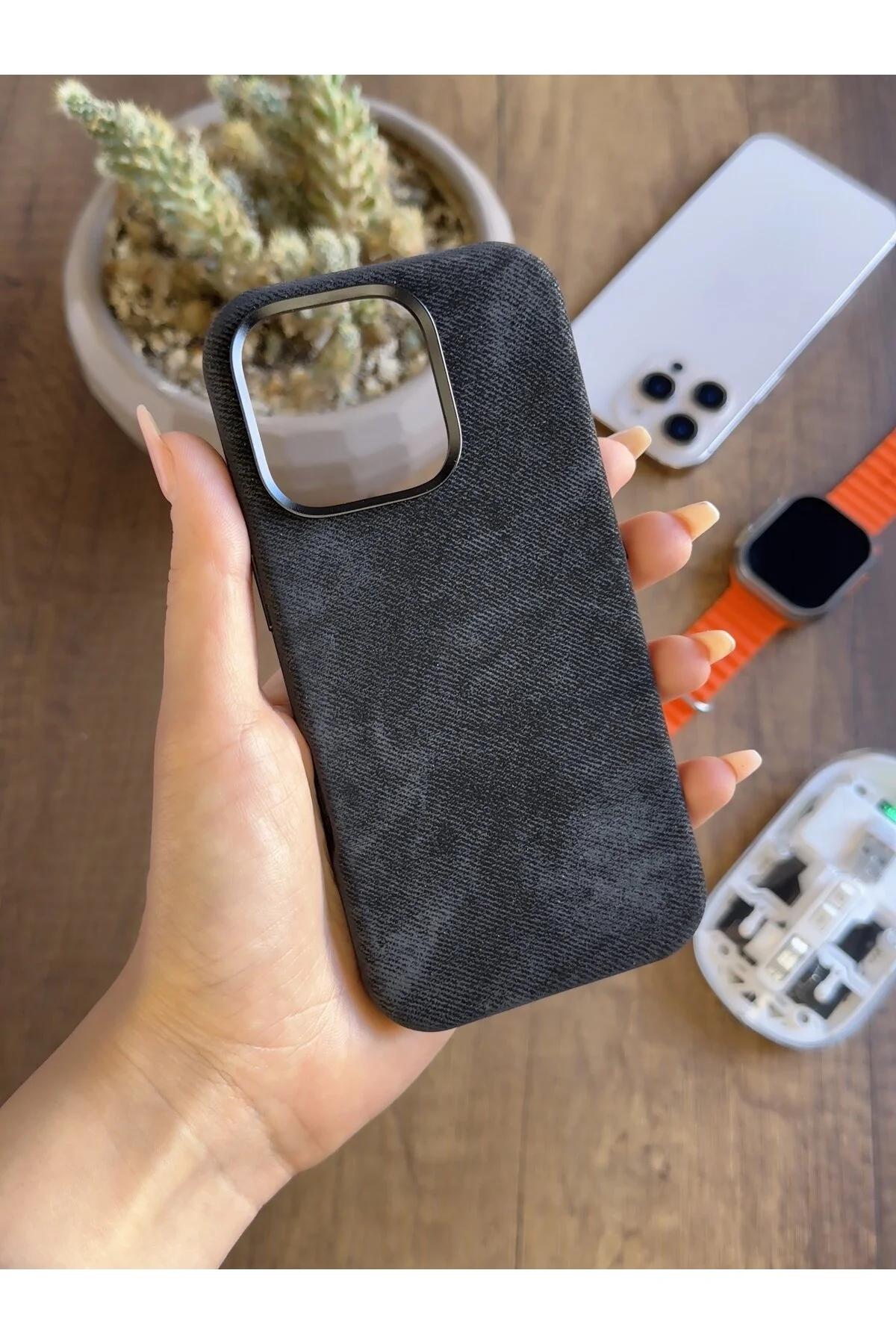کاور و قاب محافظ سطح مخملی سازگار MAGSAFE با IPHONE 14 PRO SOOCASE691 MTL