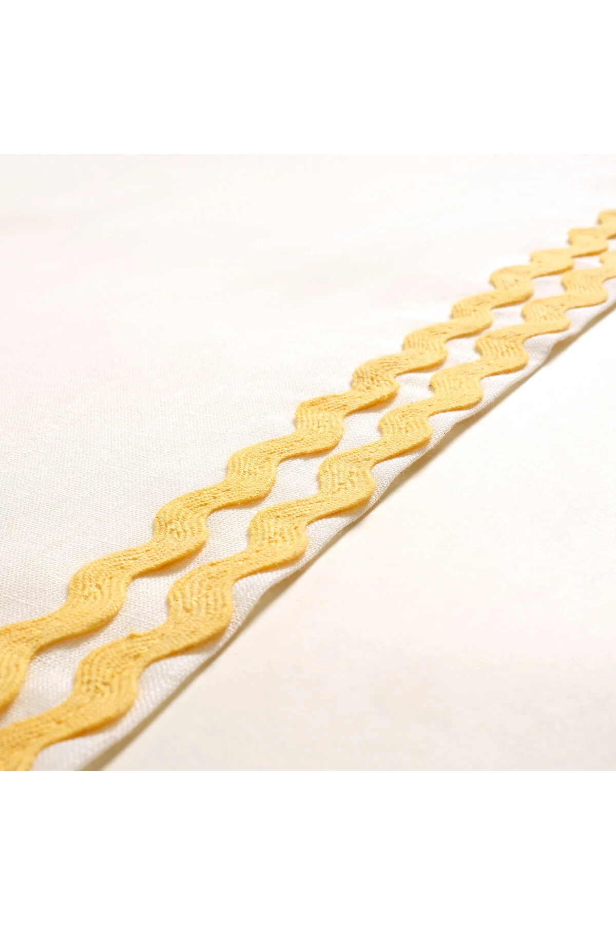 رانر و زیر بشقابی WATER STONE ENDOIDERED LINEN SERVICE 35X50 سانتی متر زرد Zsa Zsa Zsu