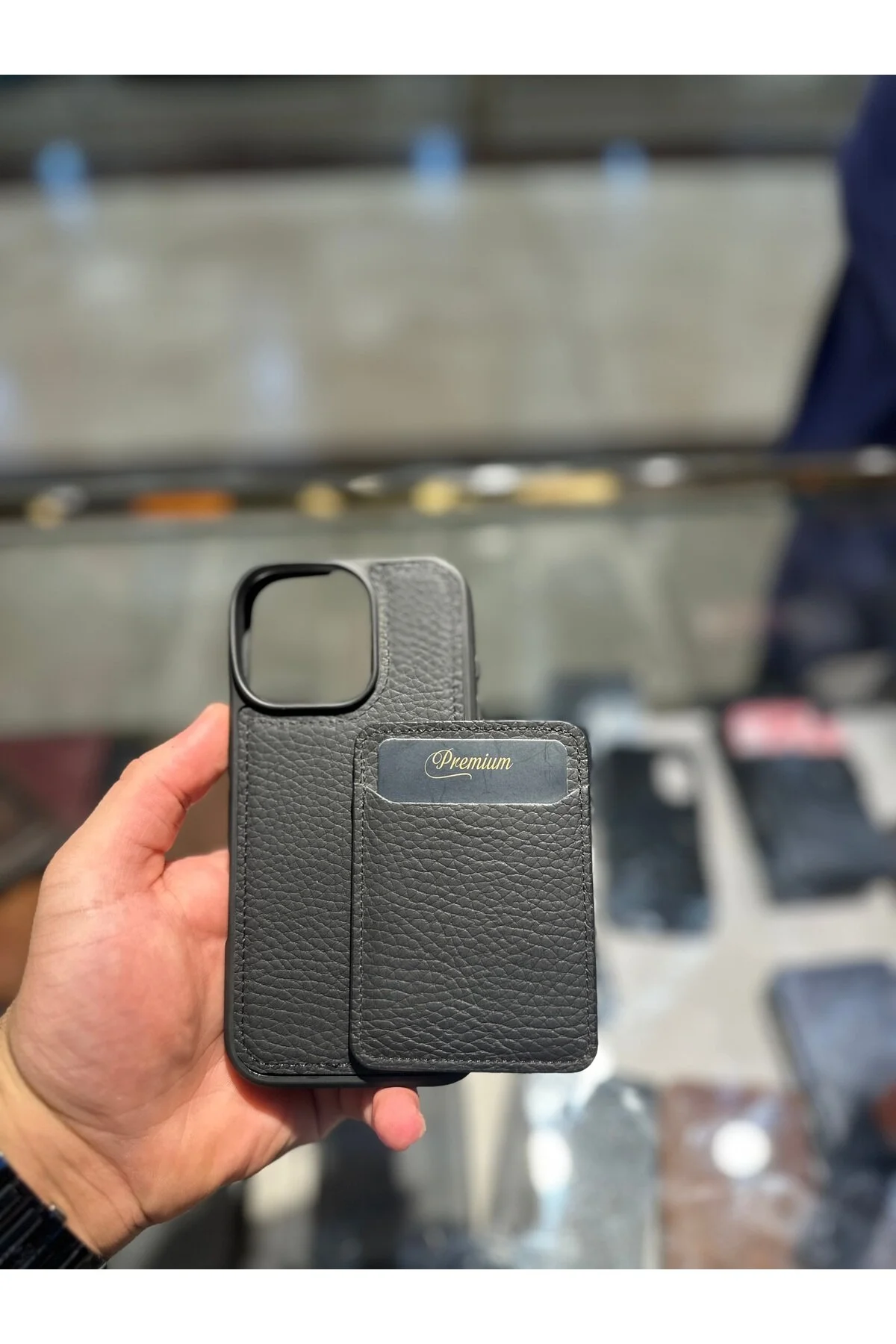 کاور و قاب آیفون 100% چرم اصل LUXEVERA shop