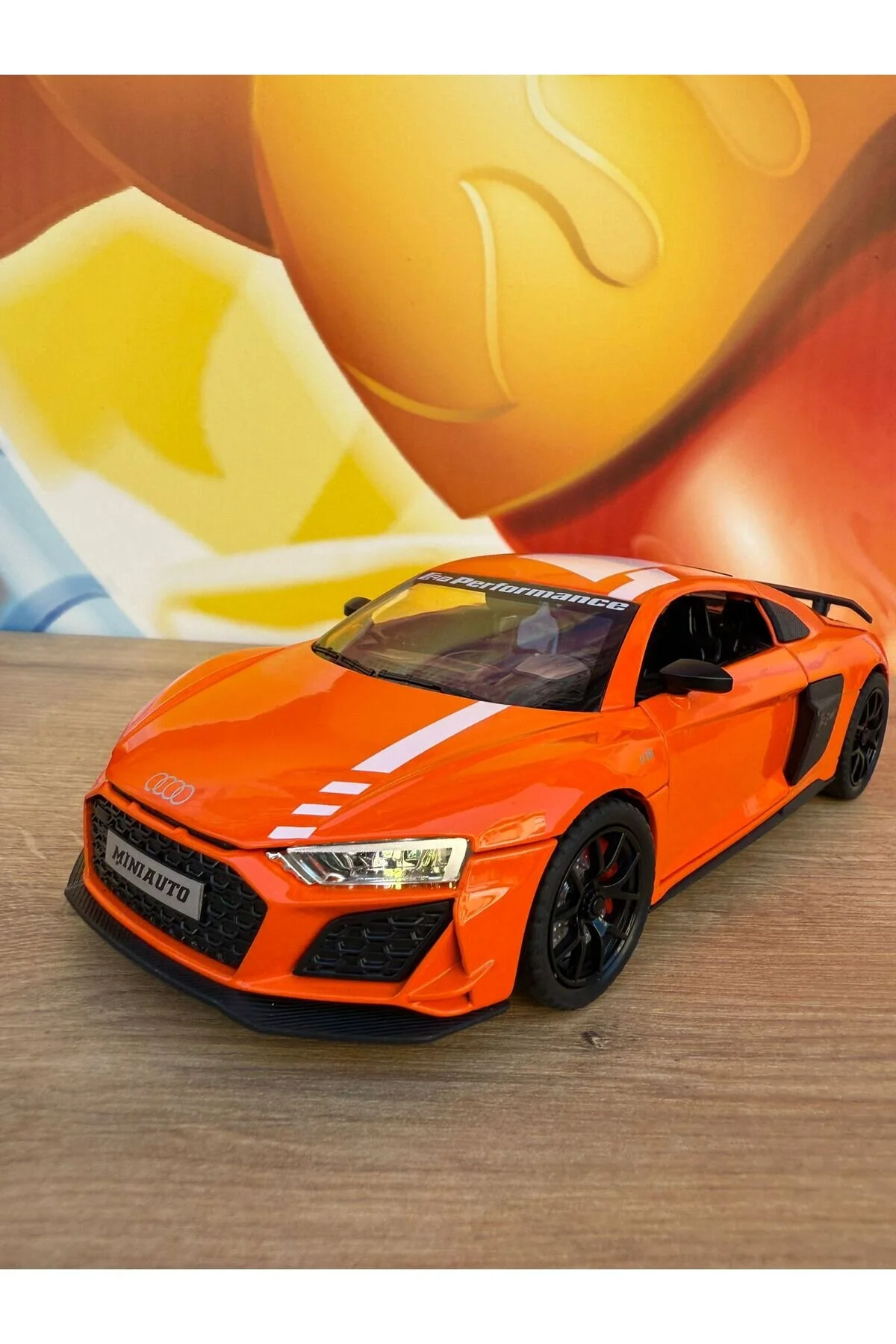 مدل خودرو AUDI R8 PERFORMANCE CAR DIECAST 1:24 درهای باز شده صدا ماشین دیکاست چک scntoys