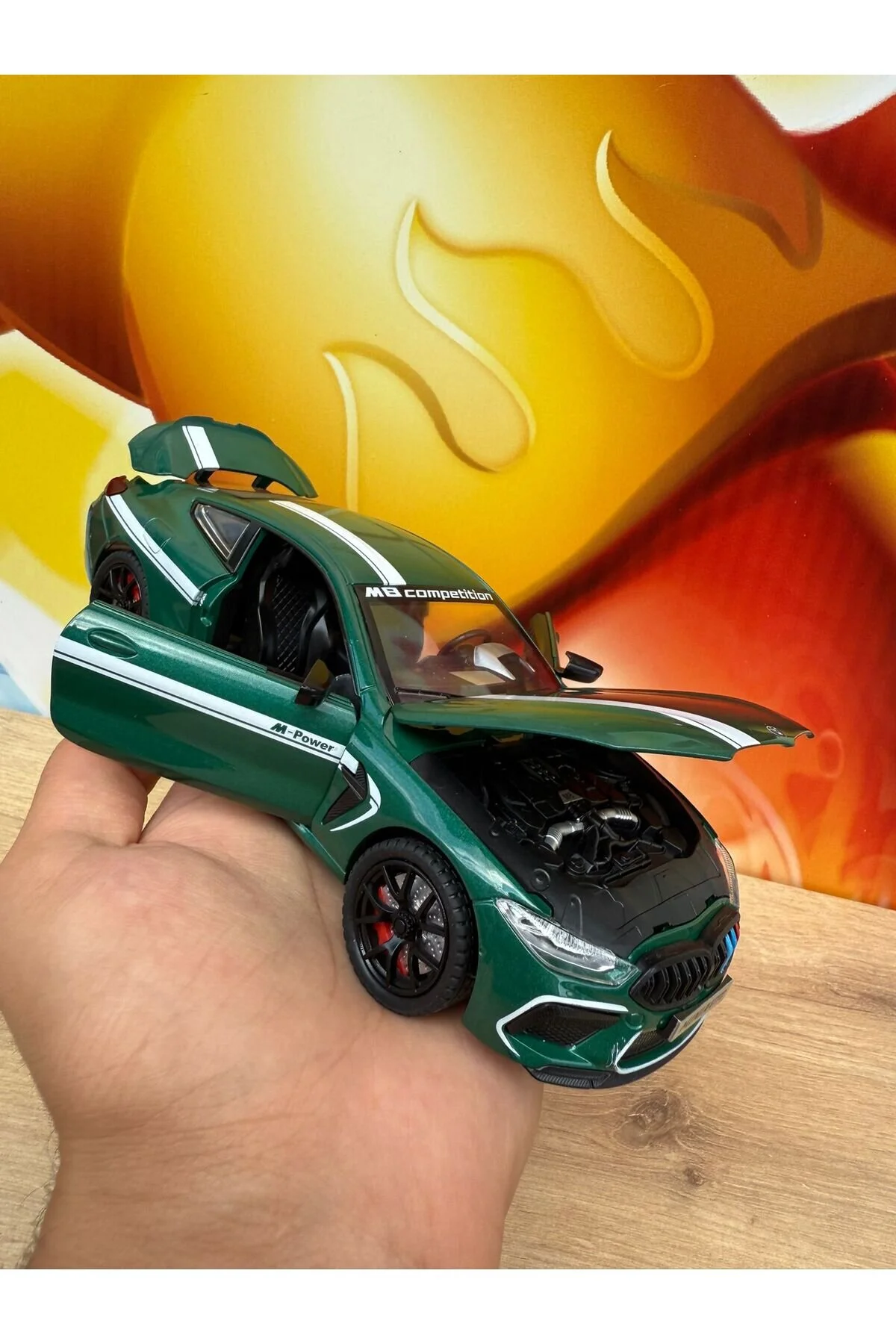 مدل خودرو 1:24 BMW M8 DIECAST CAR scntoys
