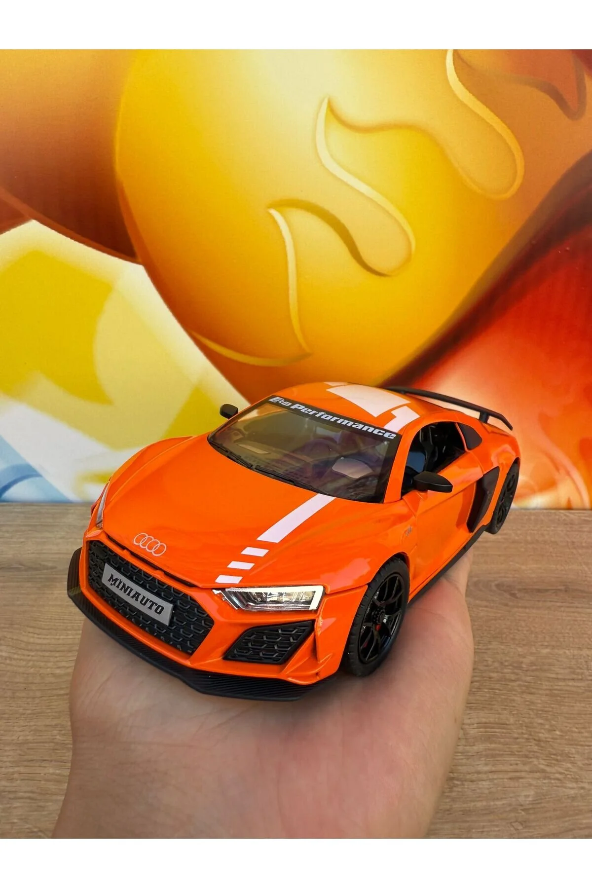 مدل خودرو AUDI R8 PERFORMANCE CAR DIECAST 1:24 درهای باز شده صدا ماشین دیکاست چک scntoys