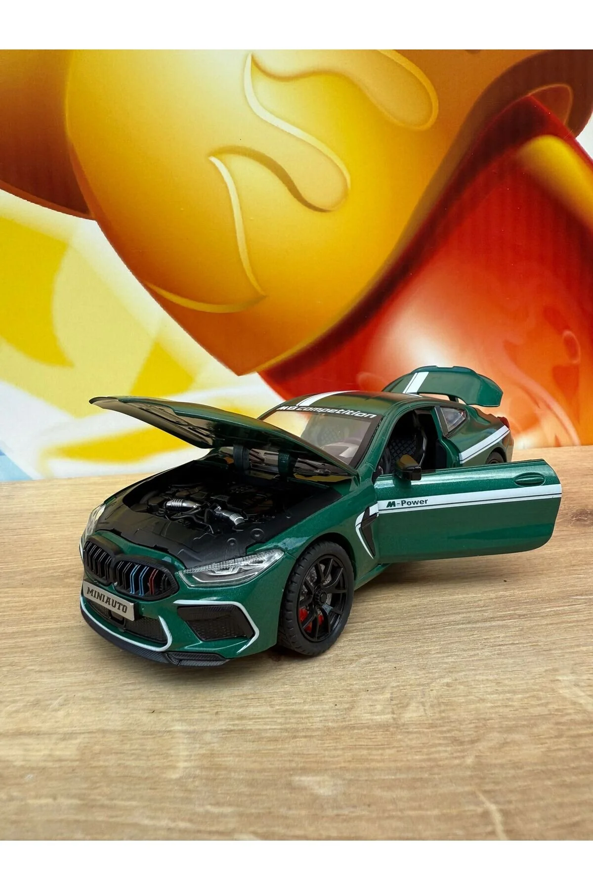 مدل خودرو 1:24 BMW M8 DIECAST CAR scntoys