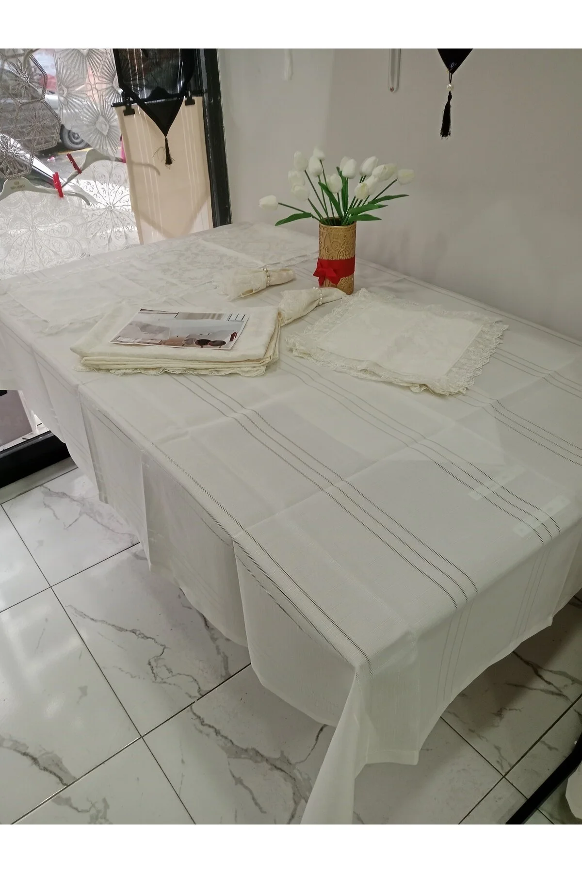 رانر و زیر بشقابی SALON SET دستمال CAPTH جعبه سفید مجموعه کامل Elisam