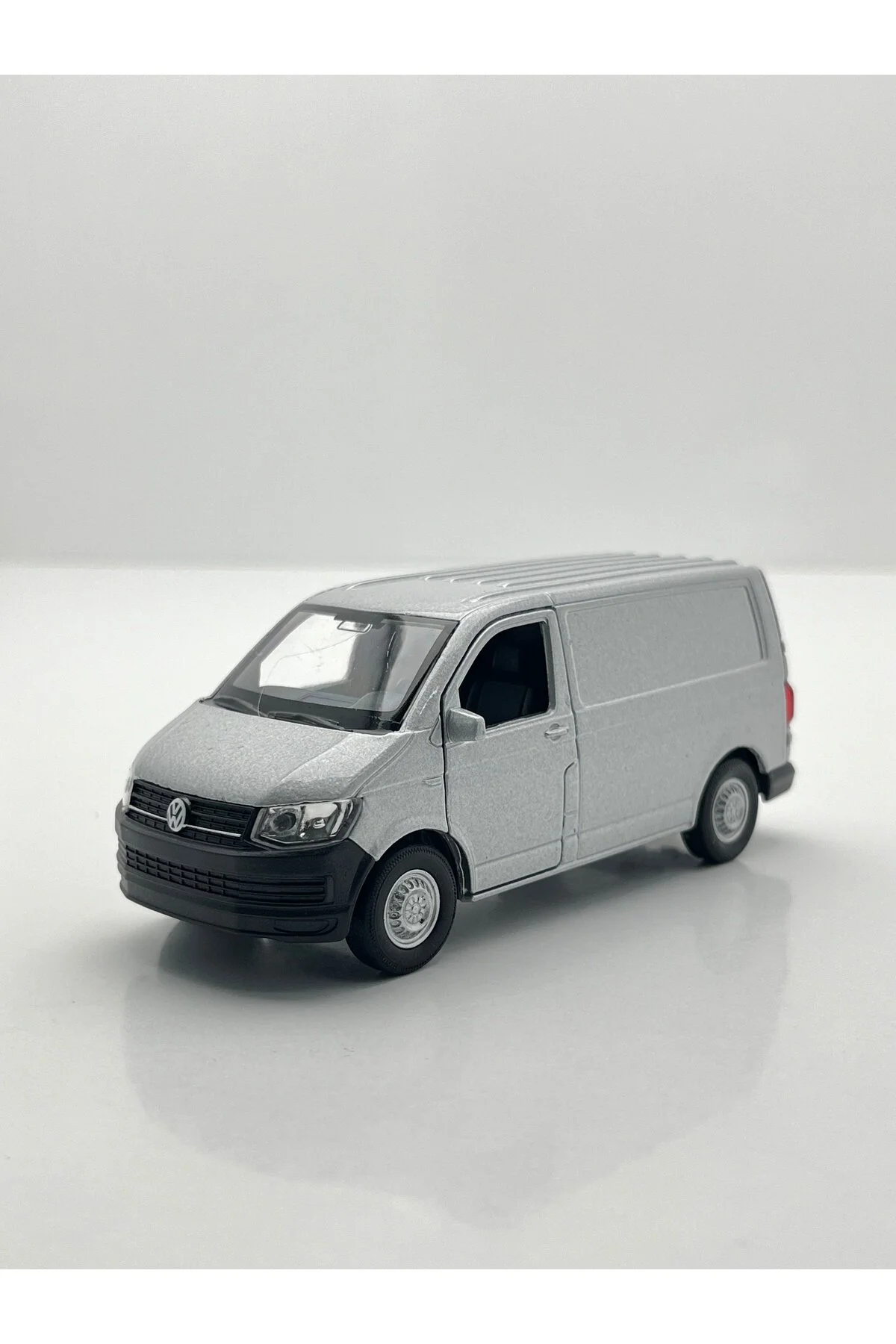 ماشین اسباب بازی VOLKSWAGEN TRANSPORTER T6 DIECAST METAL CAR دارای مجوز WELLY