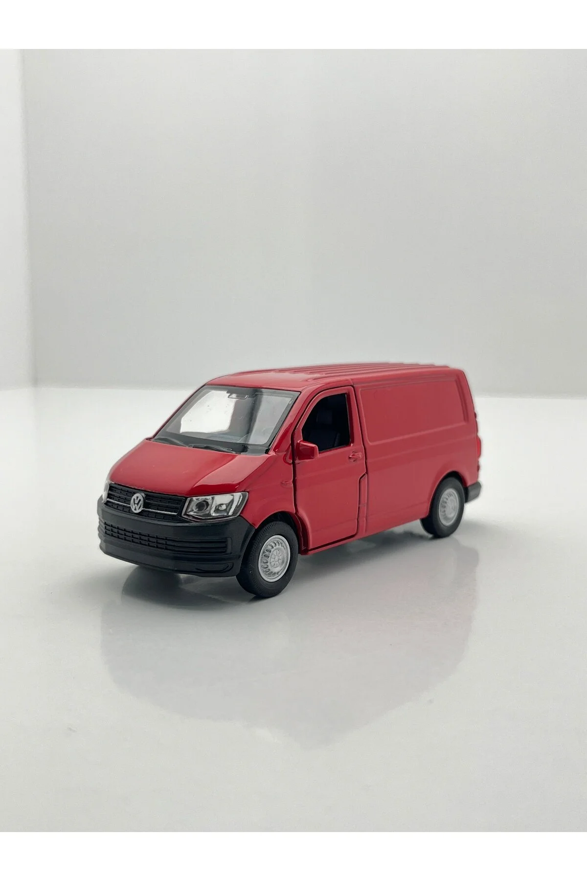 ماشین اسباب بازی VOLKSWAGEN TRANSPORTER T6 DIECAST METAL CAR دارای مجوز WELLY