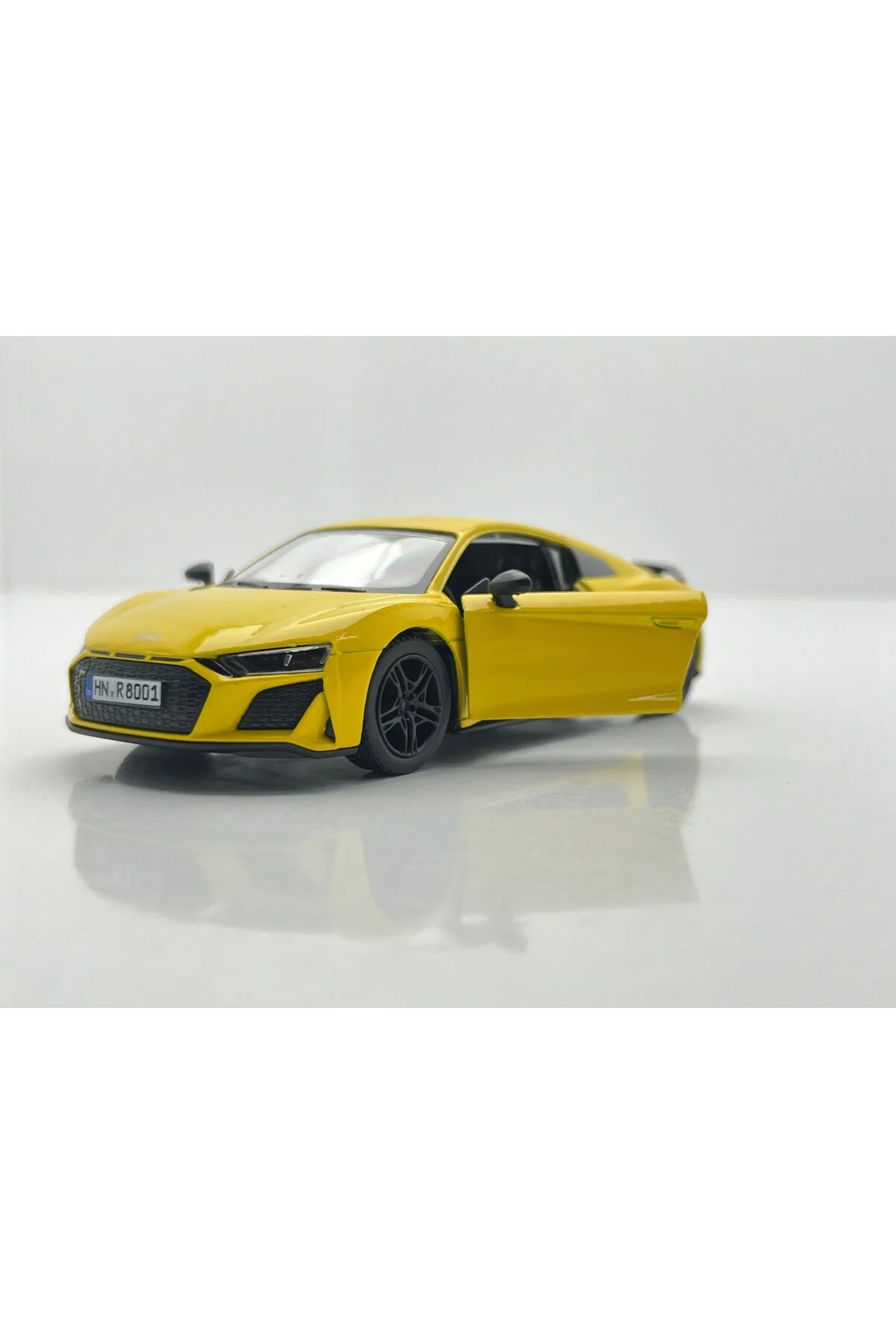 ماشین اسباب بازی 2020 AUDI R8 COUPE 1 36 چک Kinsmart