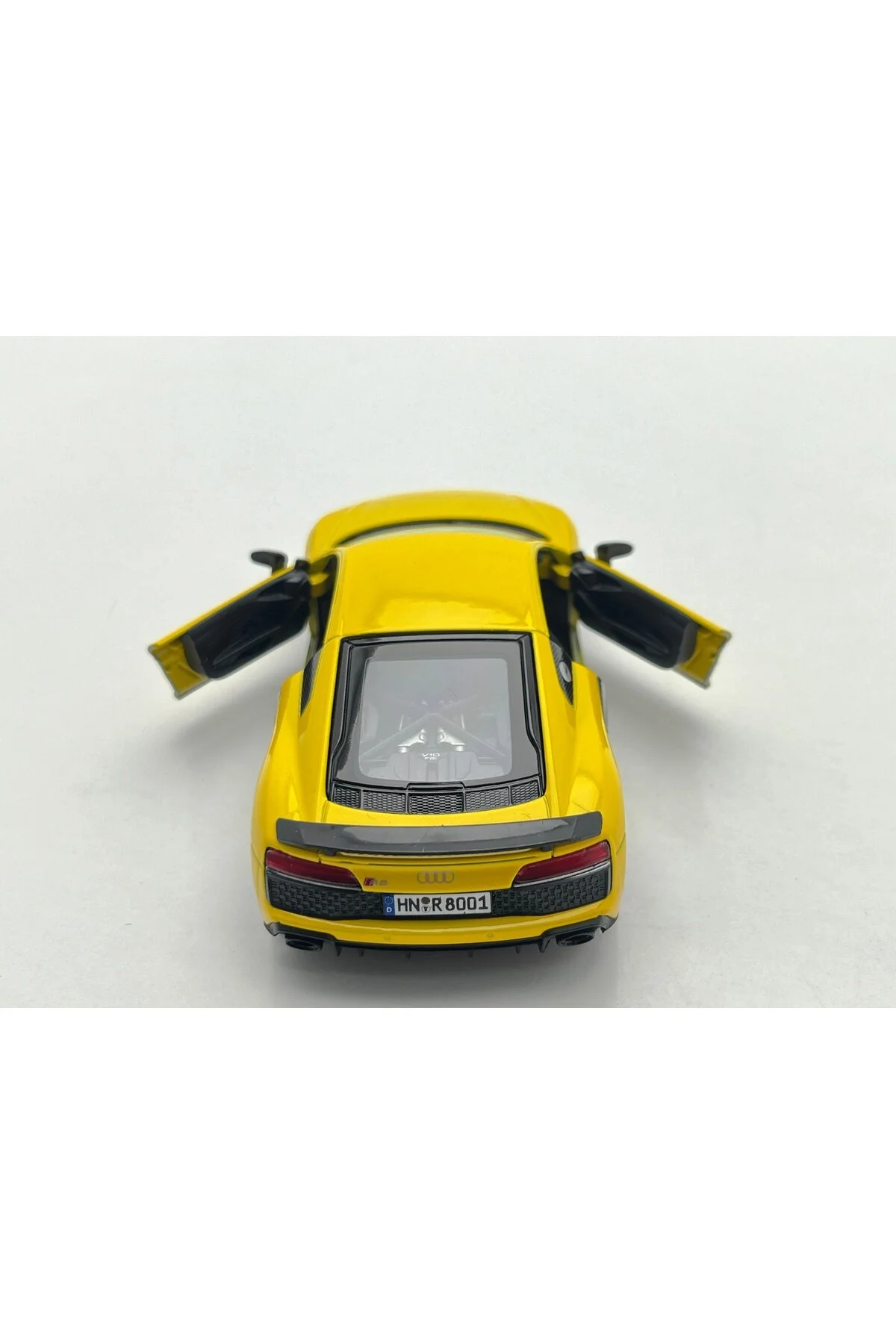 ماشین اسباب بازی 2020 AUDI R8 COUPE 1 36 چک Kinsmart