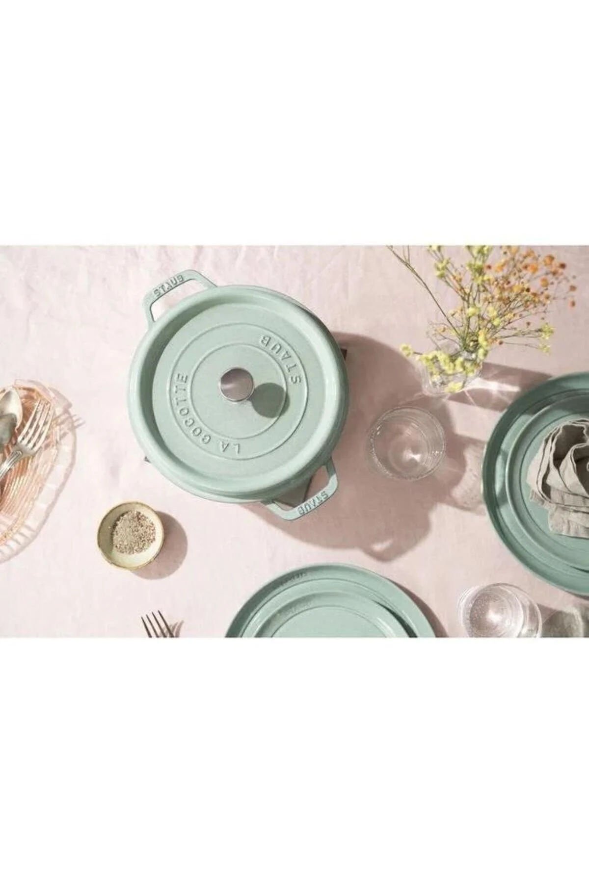 قابلمه گلدان ریخته گری LA COCOTTE 20 سانتی متر STAUB