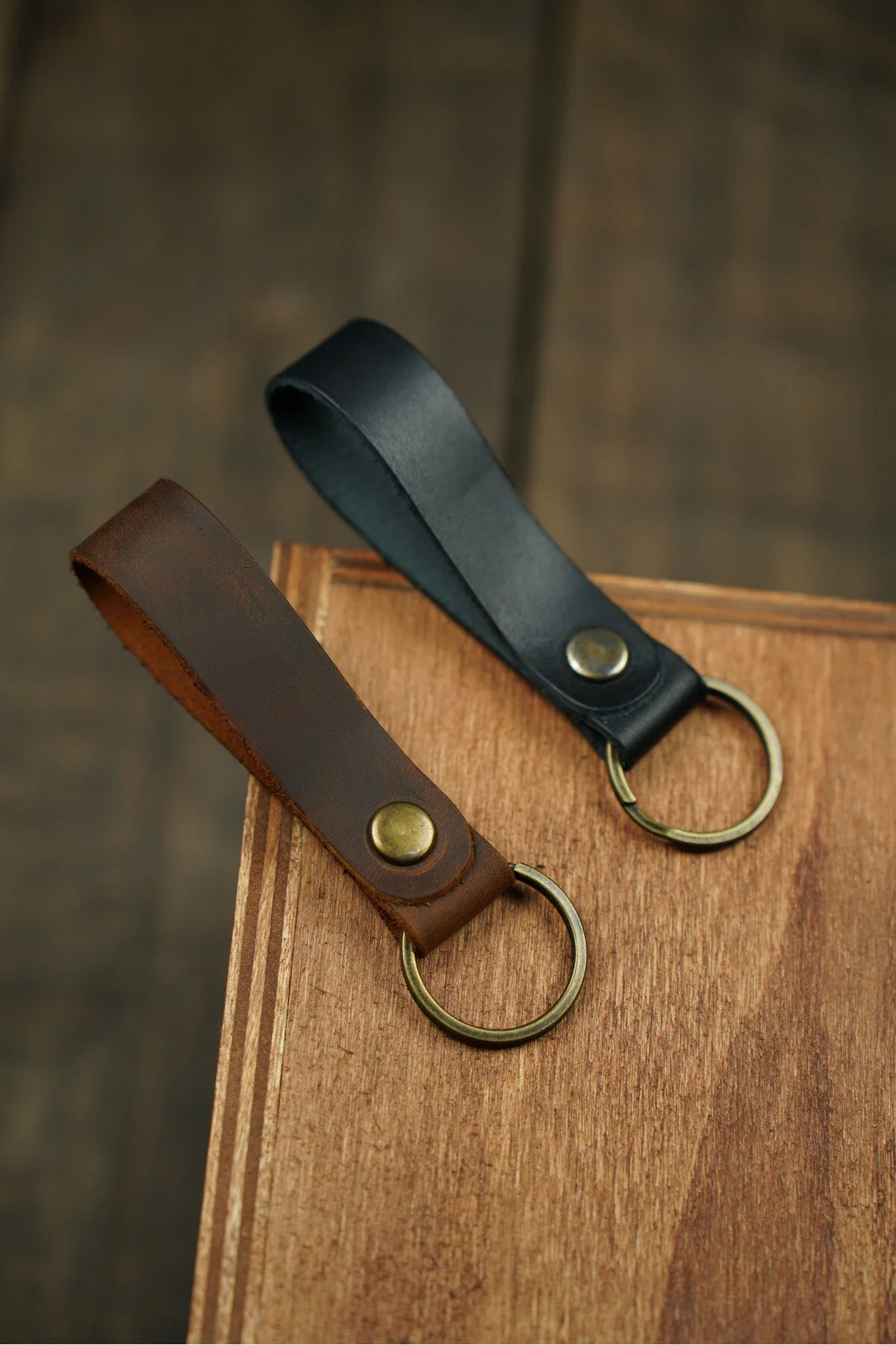 جلیقه کلید جاکلیدی چرم دست ساز شخصی برنزه Atölye Çınar Leather Handmade