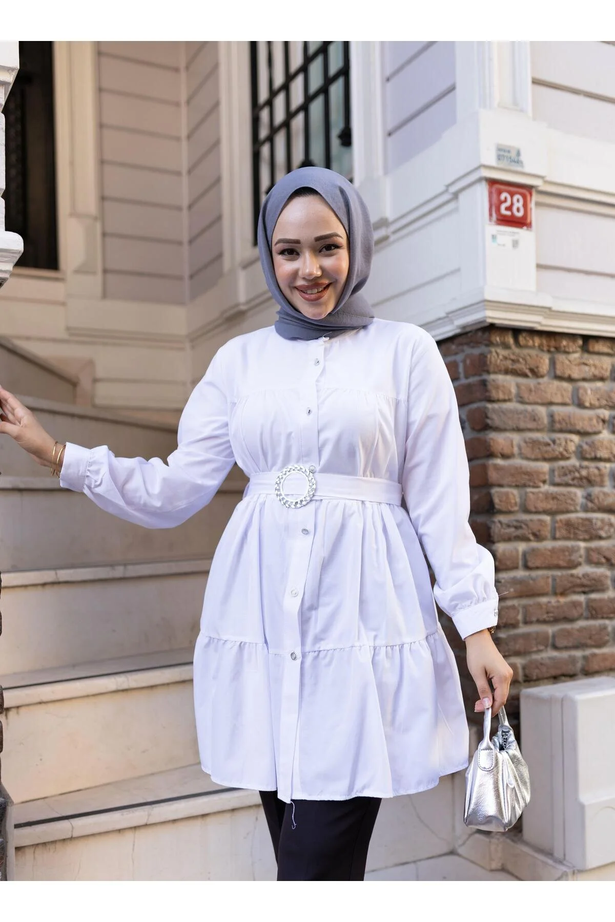 پیراهن زنانه سفید با جزئیات کمربند و دکمه Hb Harma Time Butik