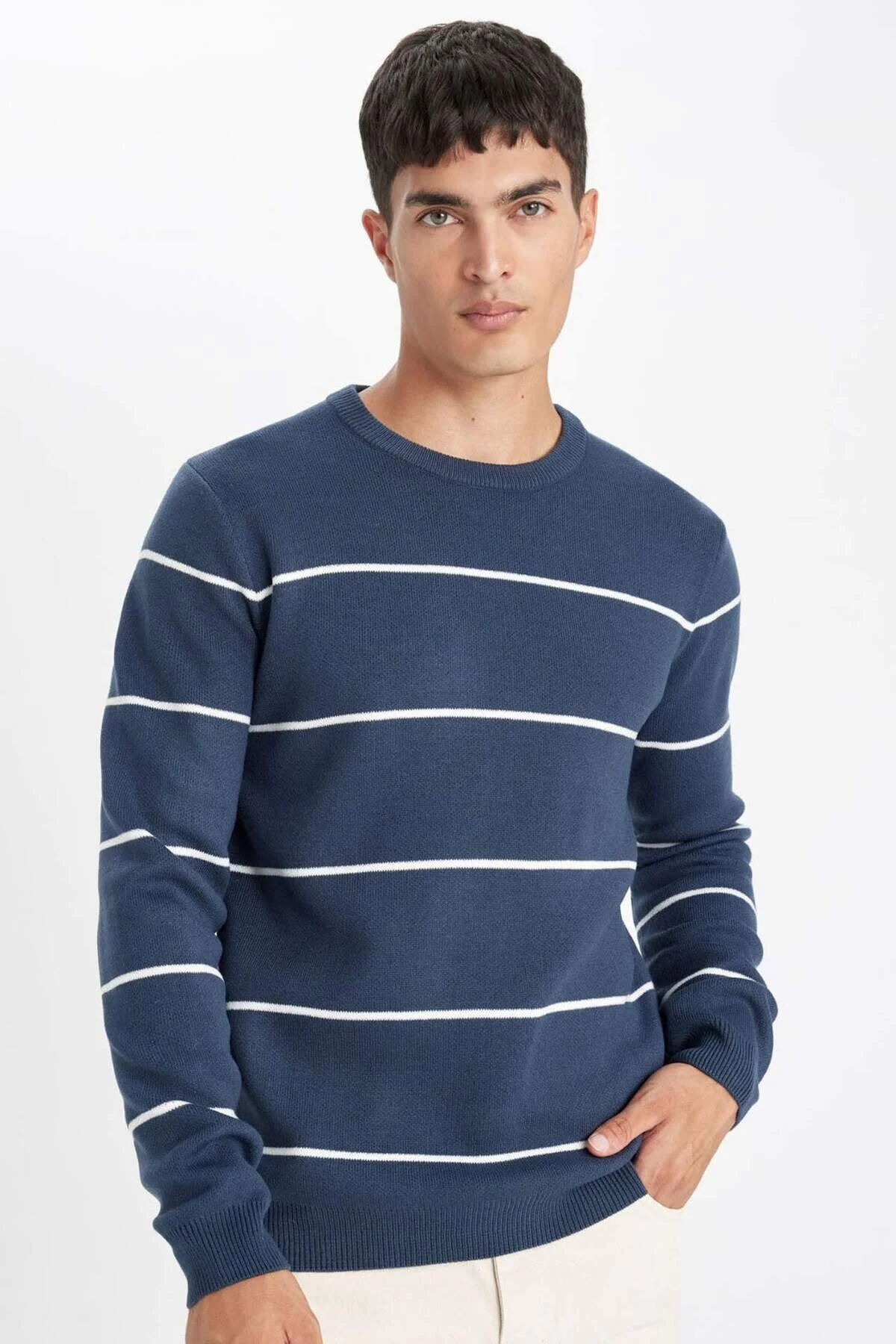 پلیور آبی مردانه استاندارد مناسب با برش معمولی دوچرخه Yaka Sweater Lywear دفاکتو Defacto