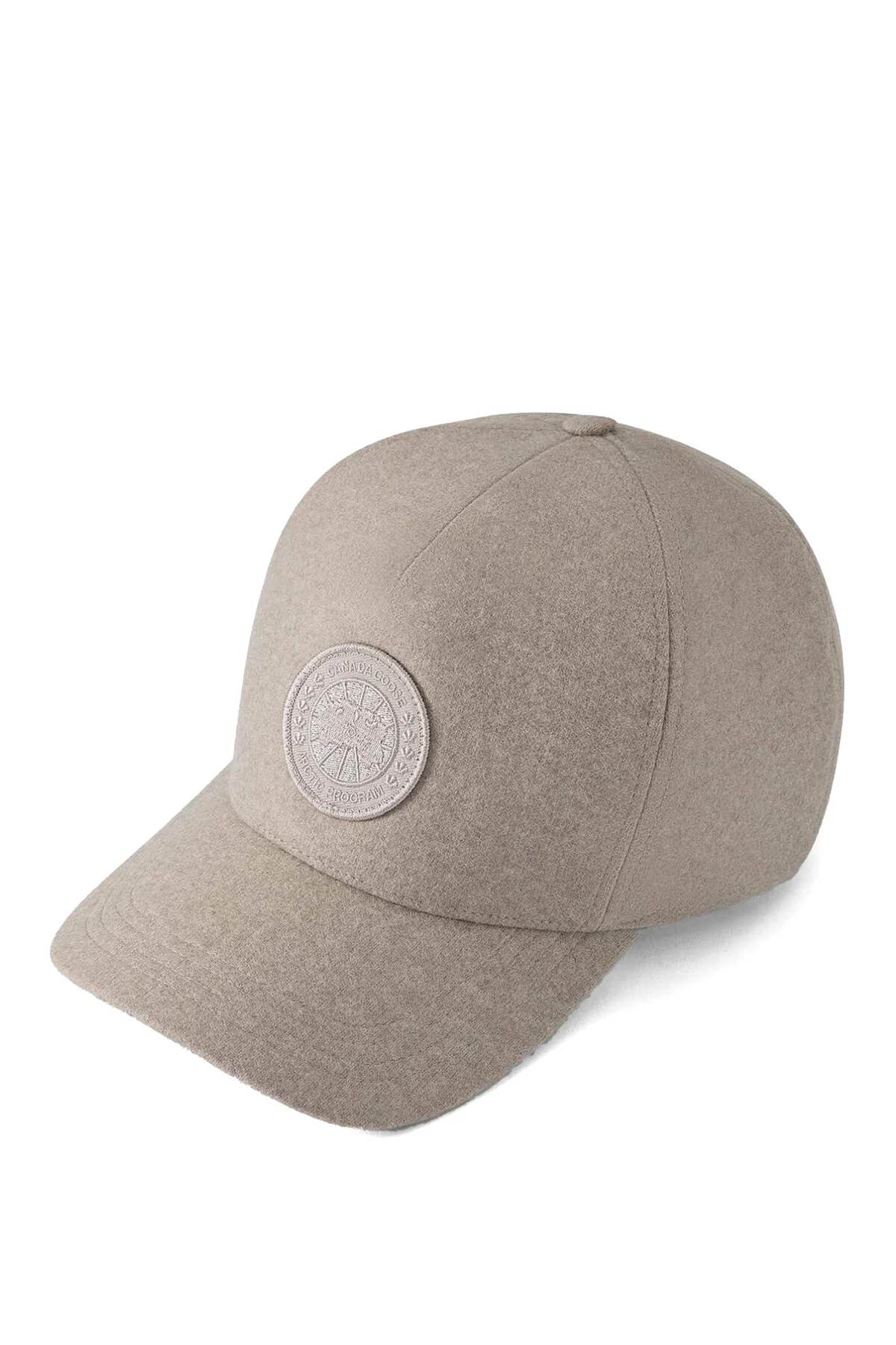 کلاه زنانه پشمی بژ Canada Goose | گرما، راحتی و لوکس بودن در یک انتخاب شیک