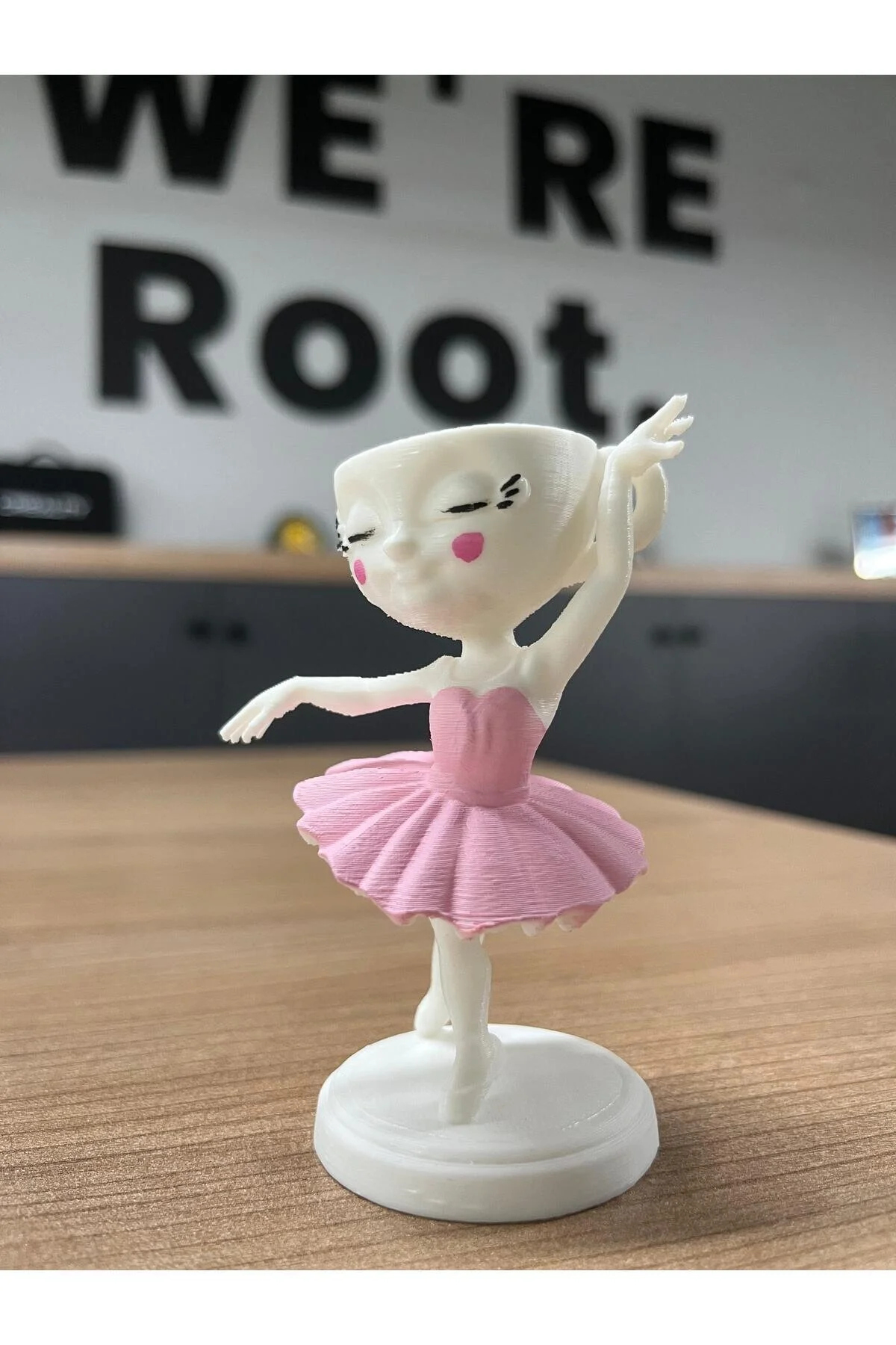 فیگور بالرین کاپوچینو شکل مغز TIKTOK AI شخصیت تونگ ساهور عاشق میم از ترکیه Figmentra