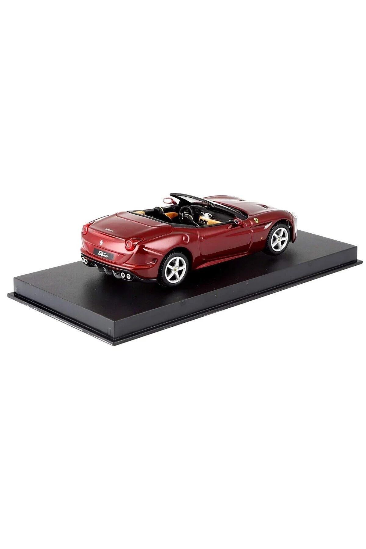 مدل خودرو 1:43 فراری کالیفرنیا T 36903 ماشین DIECAST BBURAGO