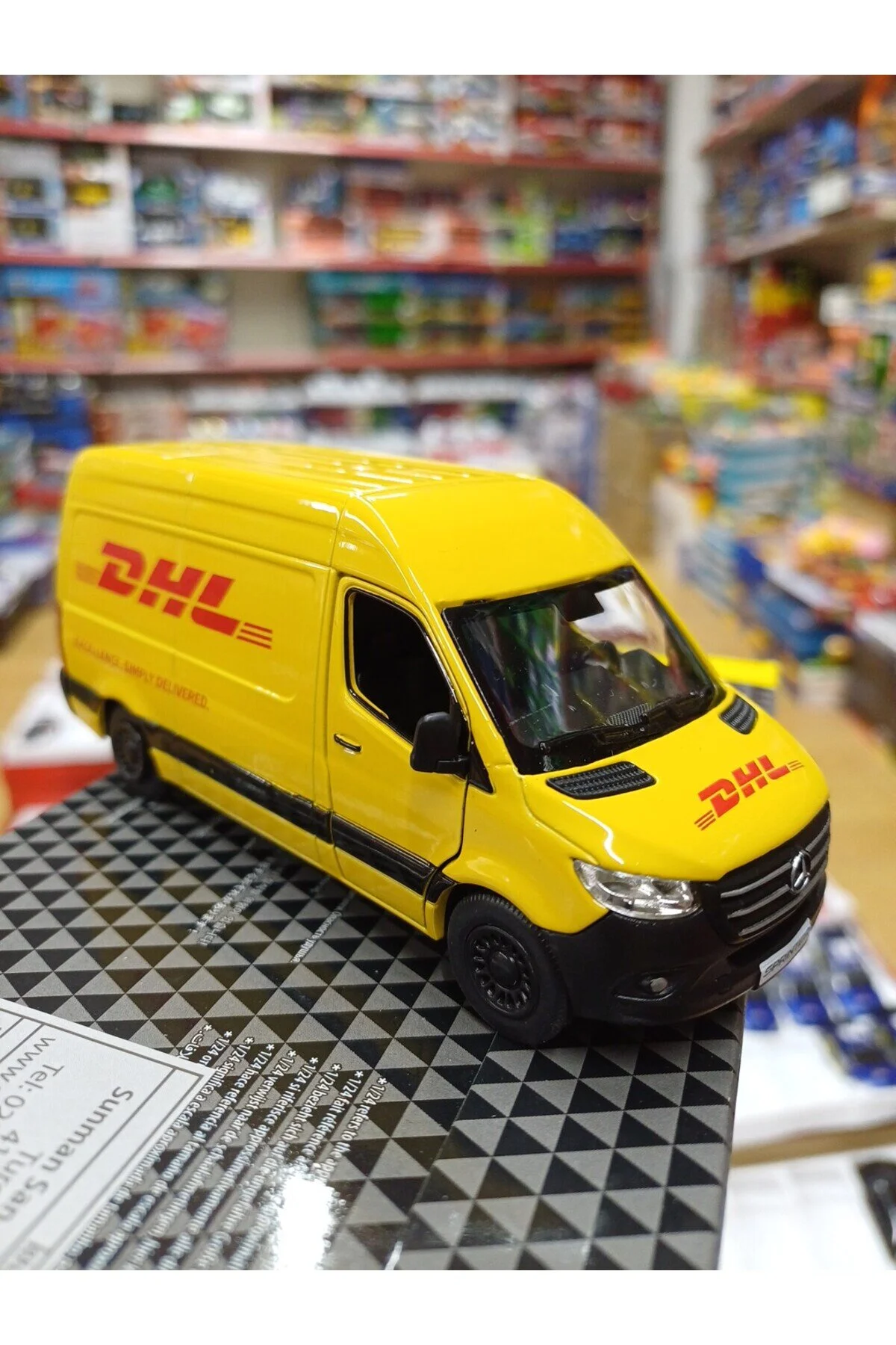 مدل خودرو MERCEDES BENZ SPRINTER MINIBUS DHL CARGO DIECAST COLLECTION METAL 4 DOOR OPEN MODEL OYUNCAKSAHİLİ