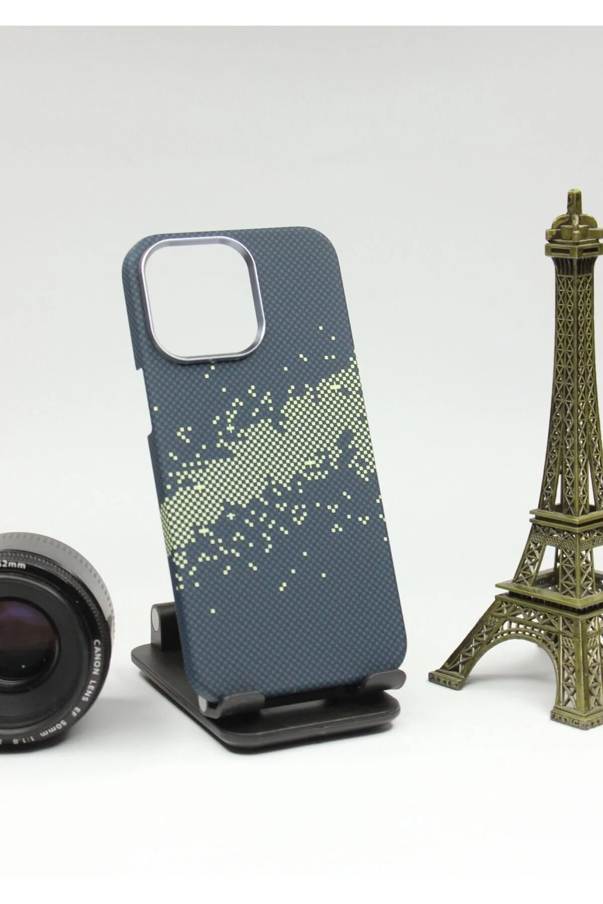 کاور و قاب گوشی ممتاز IPHONE 15 PRO MAX CASE با پوشش کربن کولار Beecover