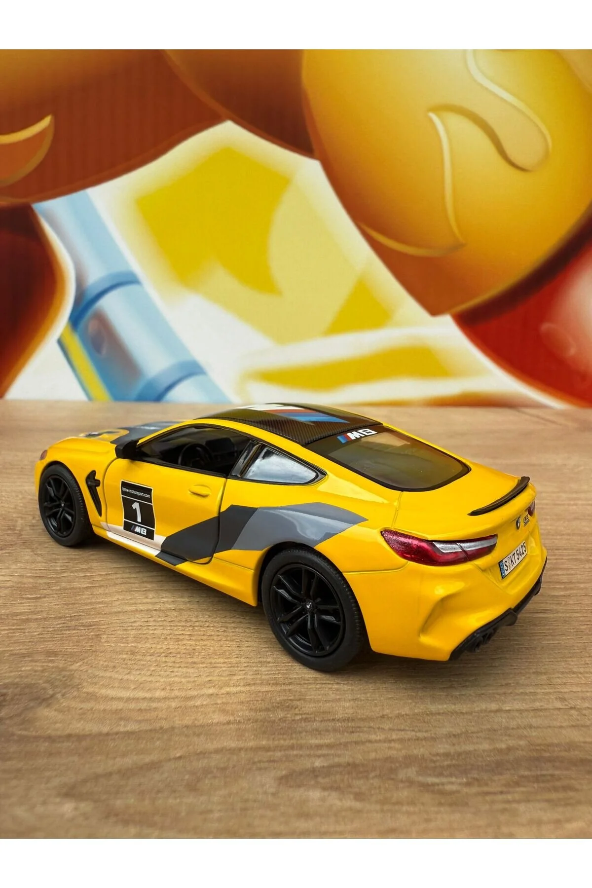مدل خودرو BMW M8 COUPE DIECAST DOORS OPEN CZECH LEFT MODEL CAR 12CM scntoys