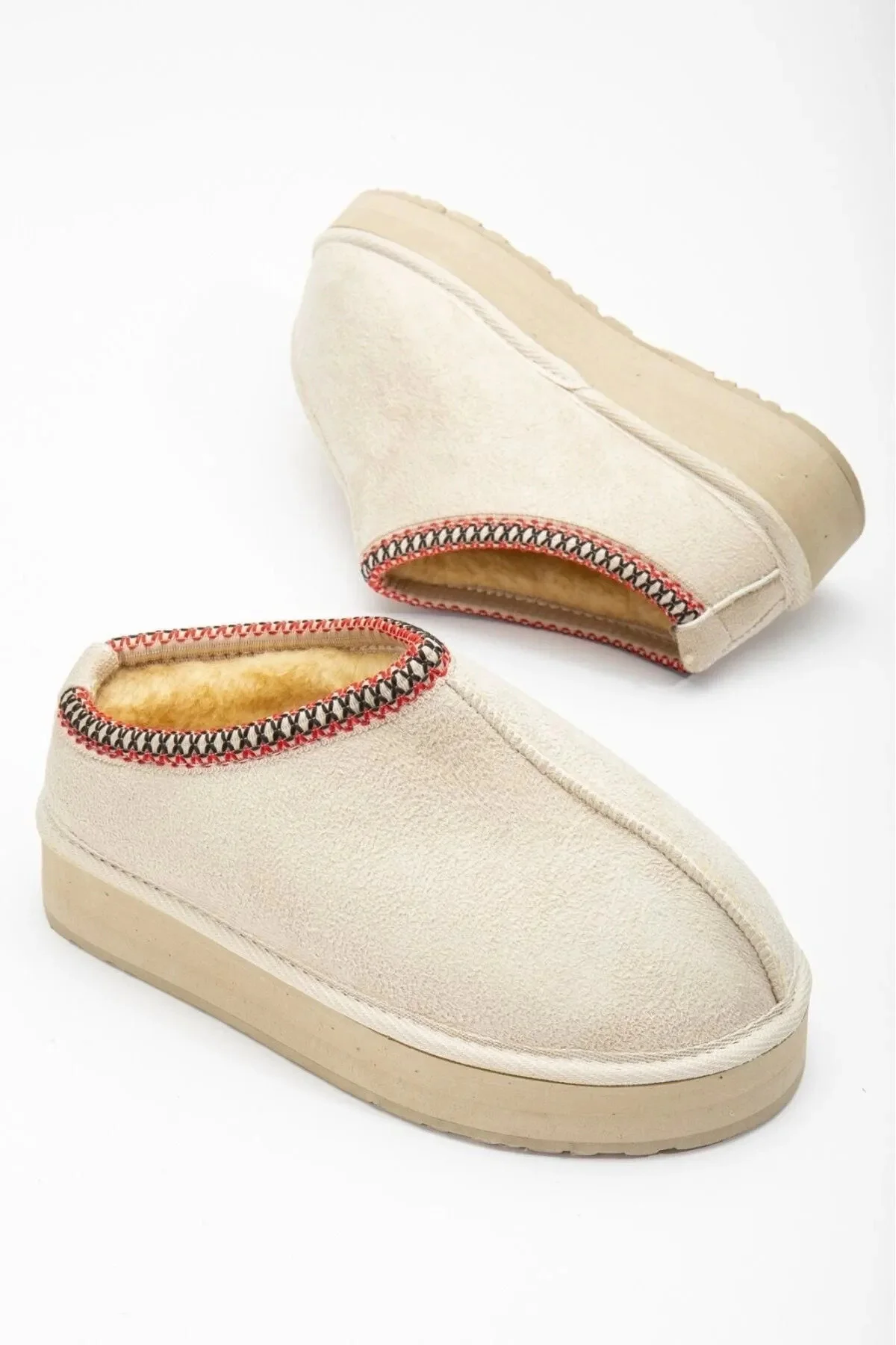 چکمه و بوت های کوتاه زنانه بژ ضخیم مینی با کف خز داخل moun shoes