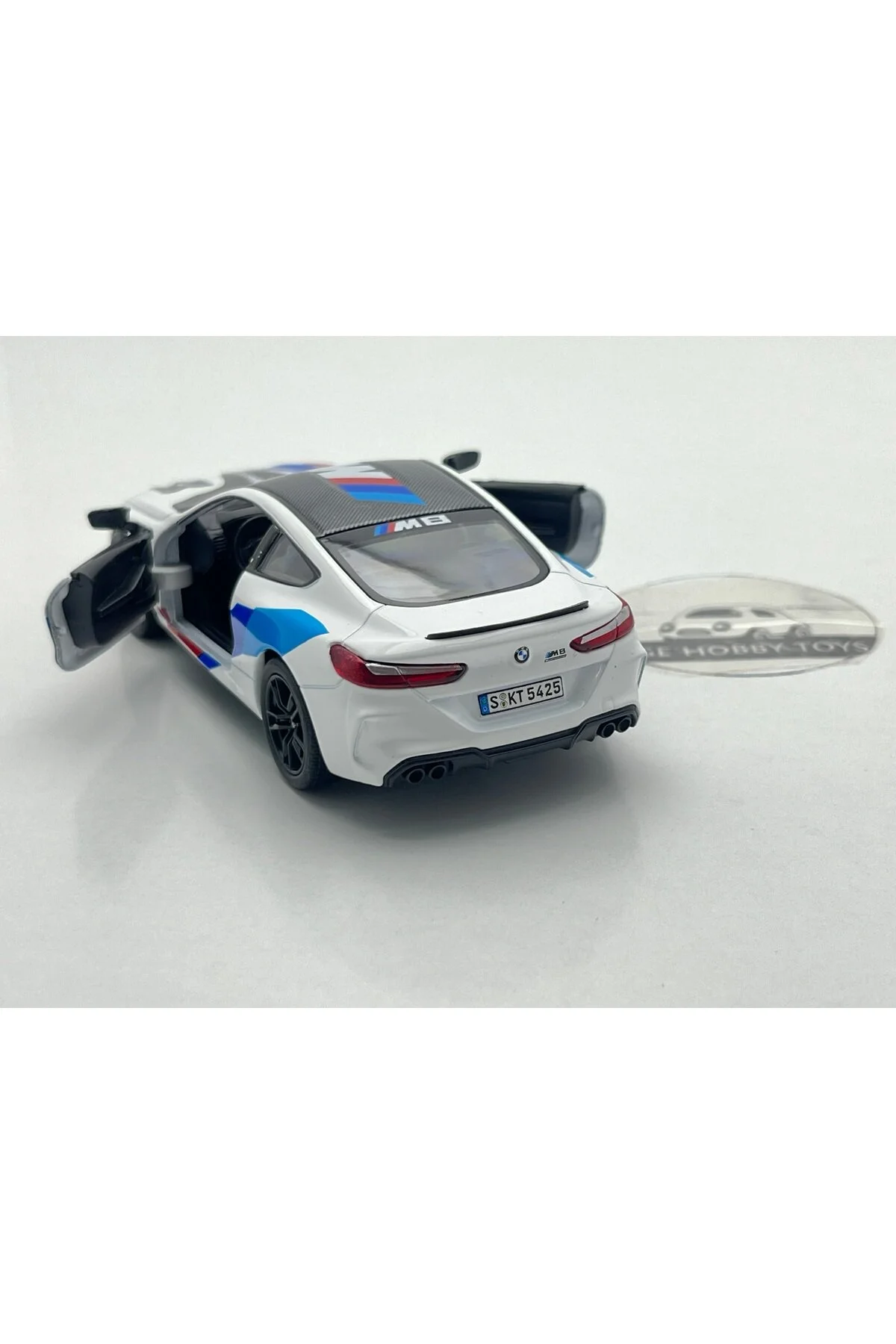 ماشین اسباب بازی کوپه مسابقه BMW M8 اورجینال Kinsmart